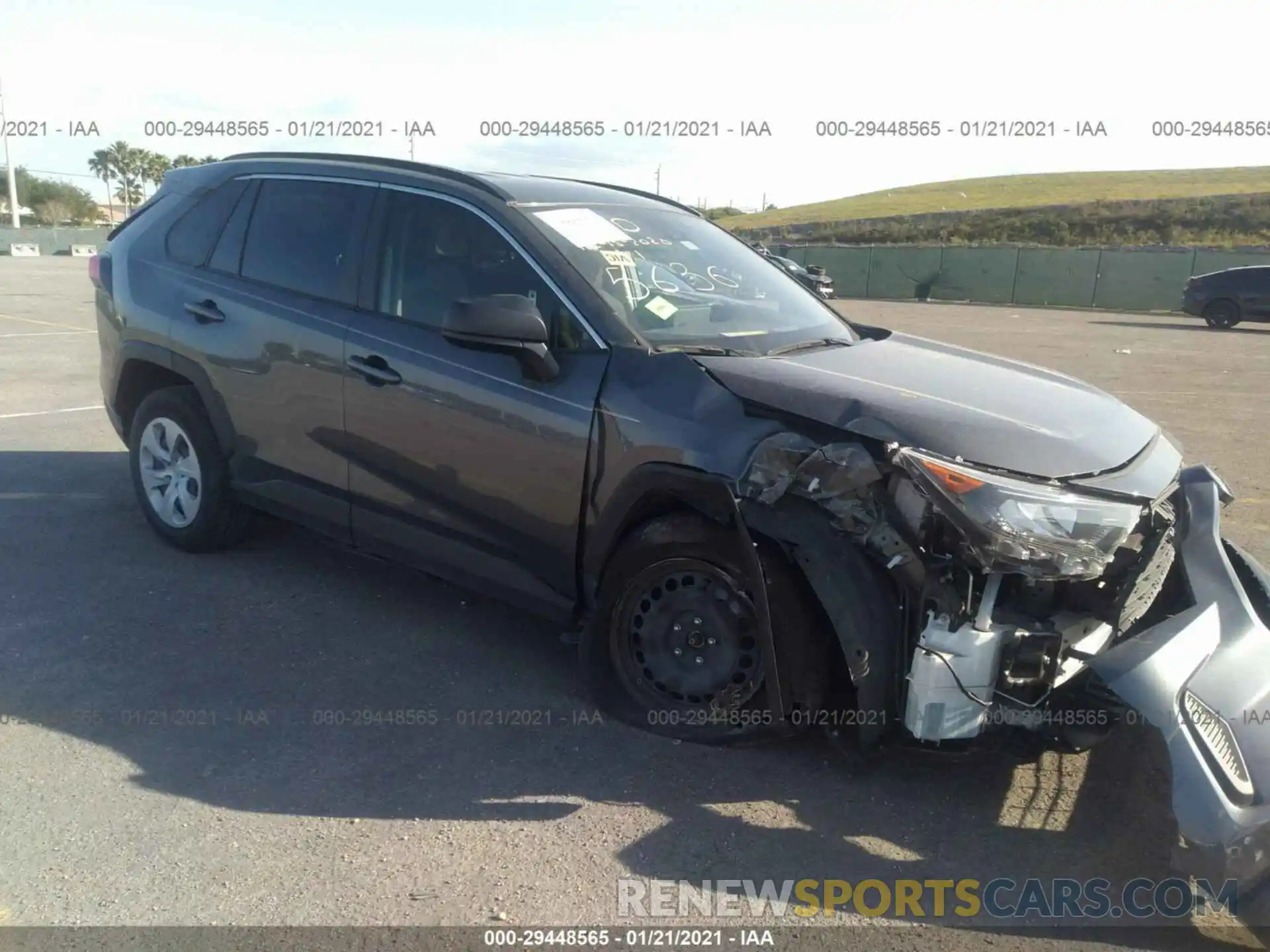 1 Photograph of a damaged car JTMH1RFV9KD005636 TOYOTA RAV4 2019