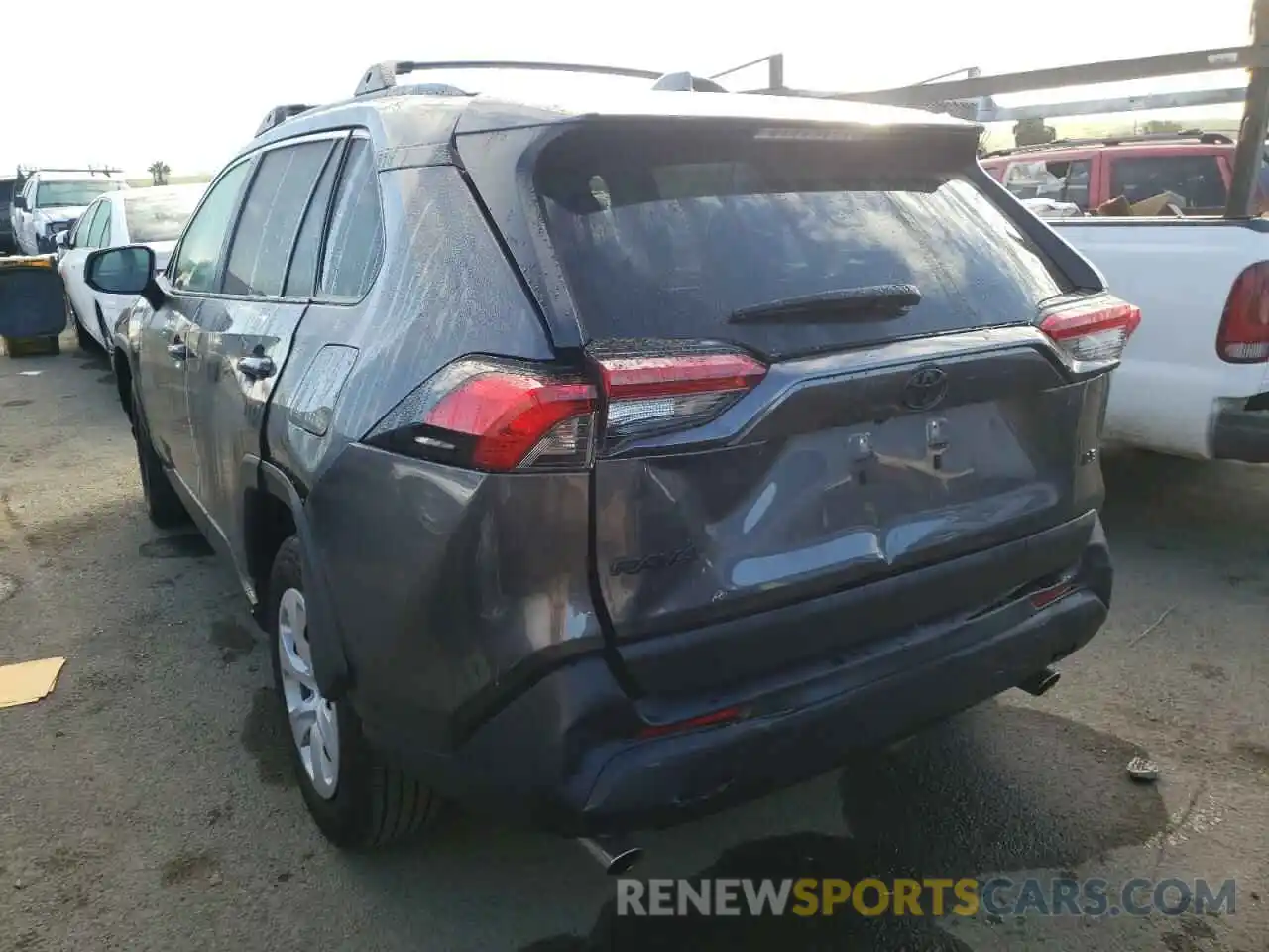 3 Photograph of a damaged car JTMH1RFV9KD501746 TOYOTA RAV4 2019