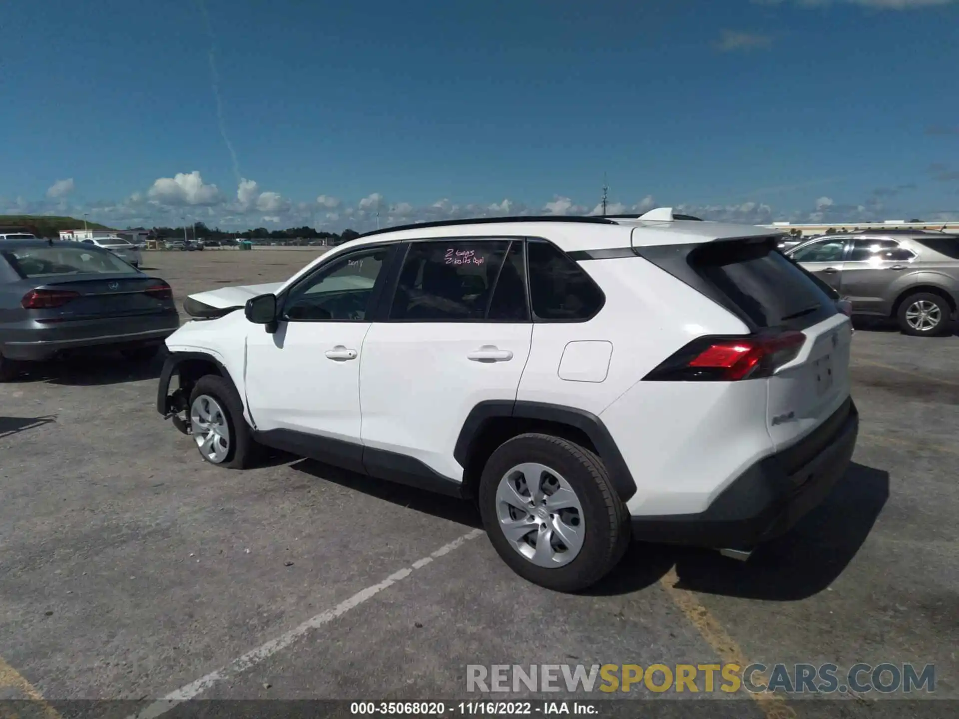 3 Photograph of a damaged car JTMH1RFV9KD514349 TOYOTA RAV4 2019