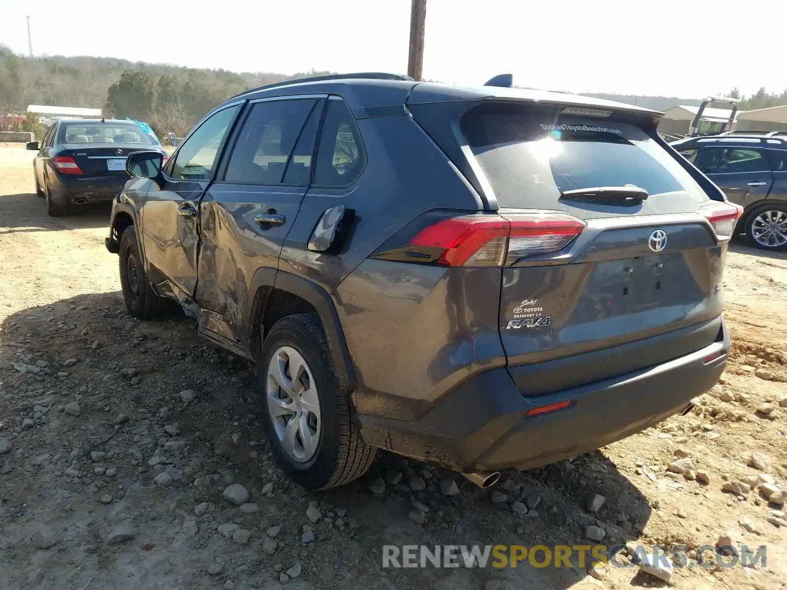 3 Photograph of a damaged car JTMH1RFV9KJ015729 TOYOTA RAV4 2019