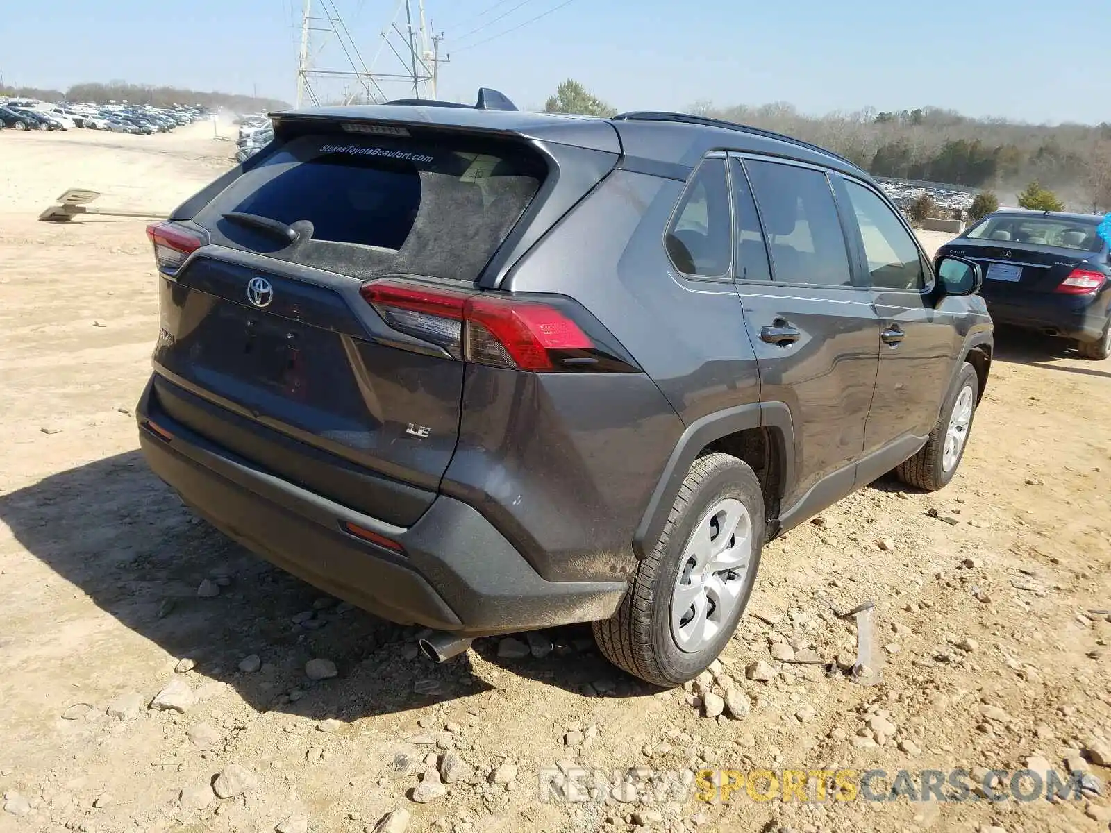 4 Photograph of a damaged car JTMH1RFV9KJ015729 TOYOTA RAV4 2019