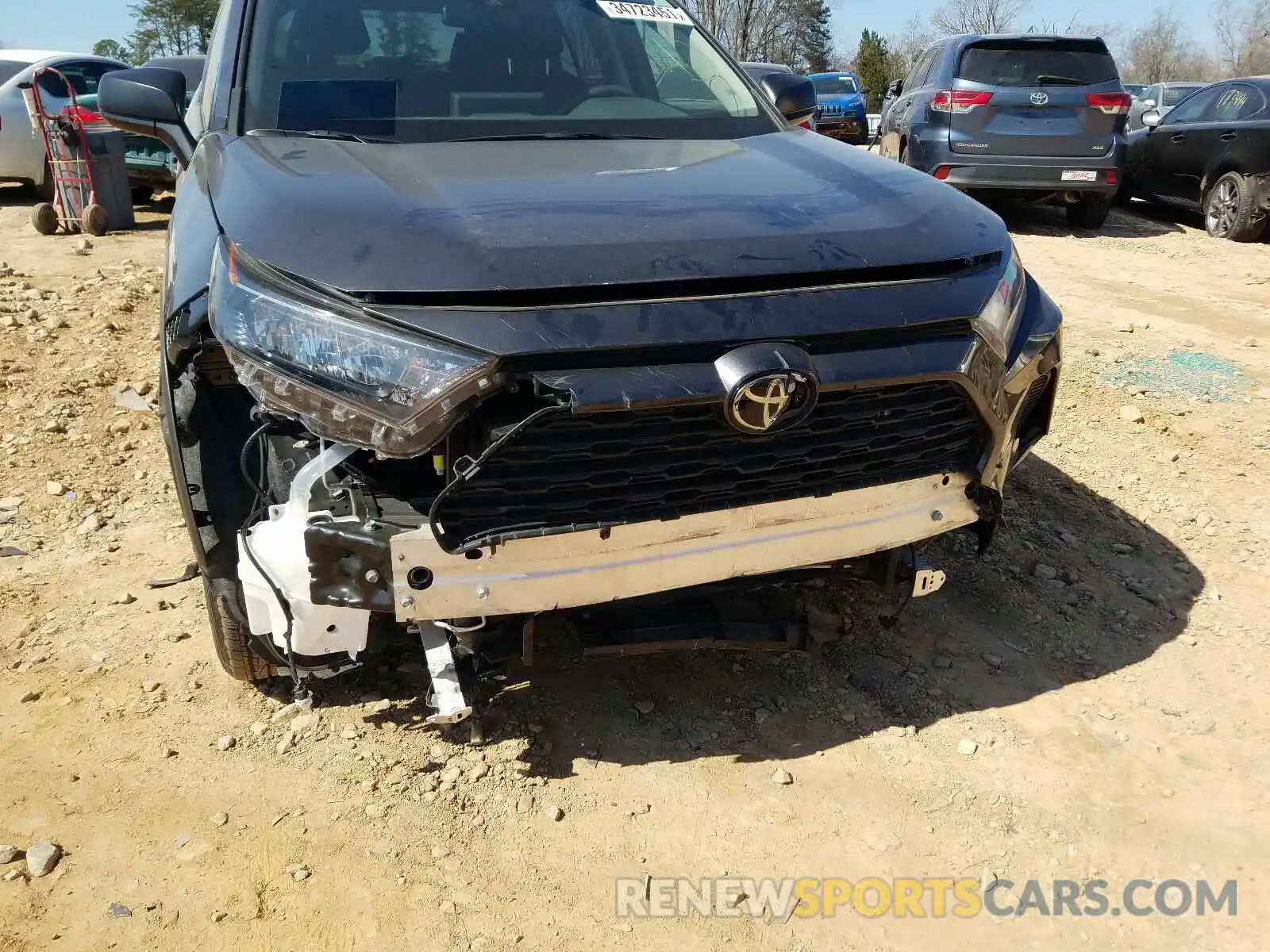 9 Photograph of a damaged car JTMH1RFV9KJ015729 TOYOTA RAV4 2019