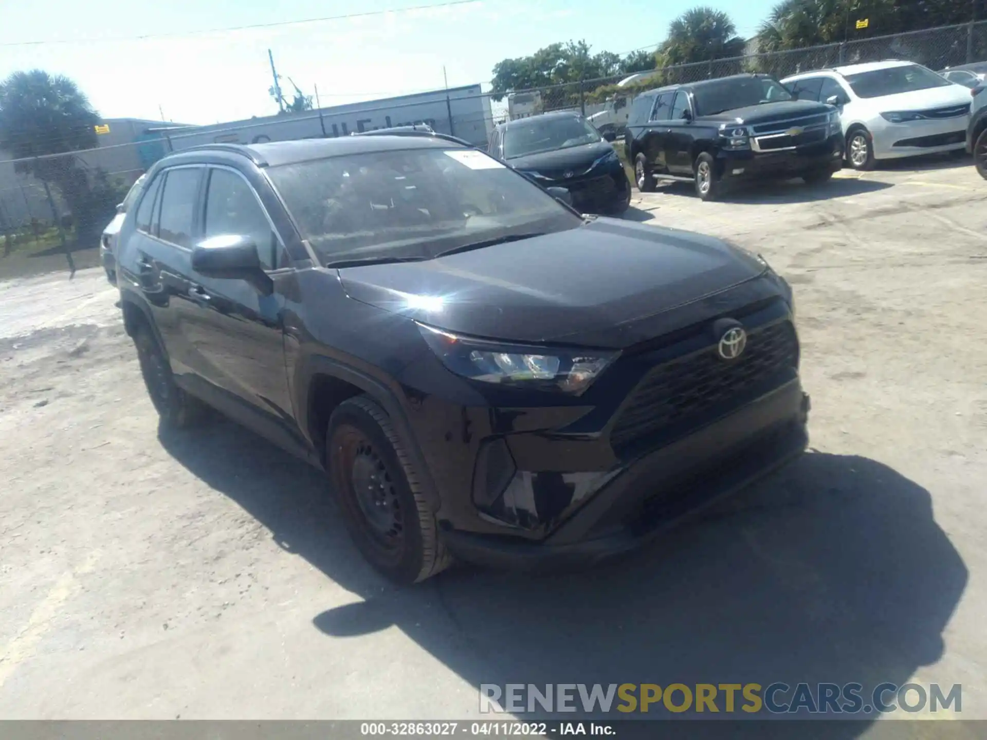 1 Photograph of a damaged car JTMH1RFVXKD005354 TOYOTA RAV4 2019