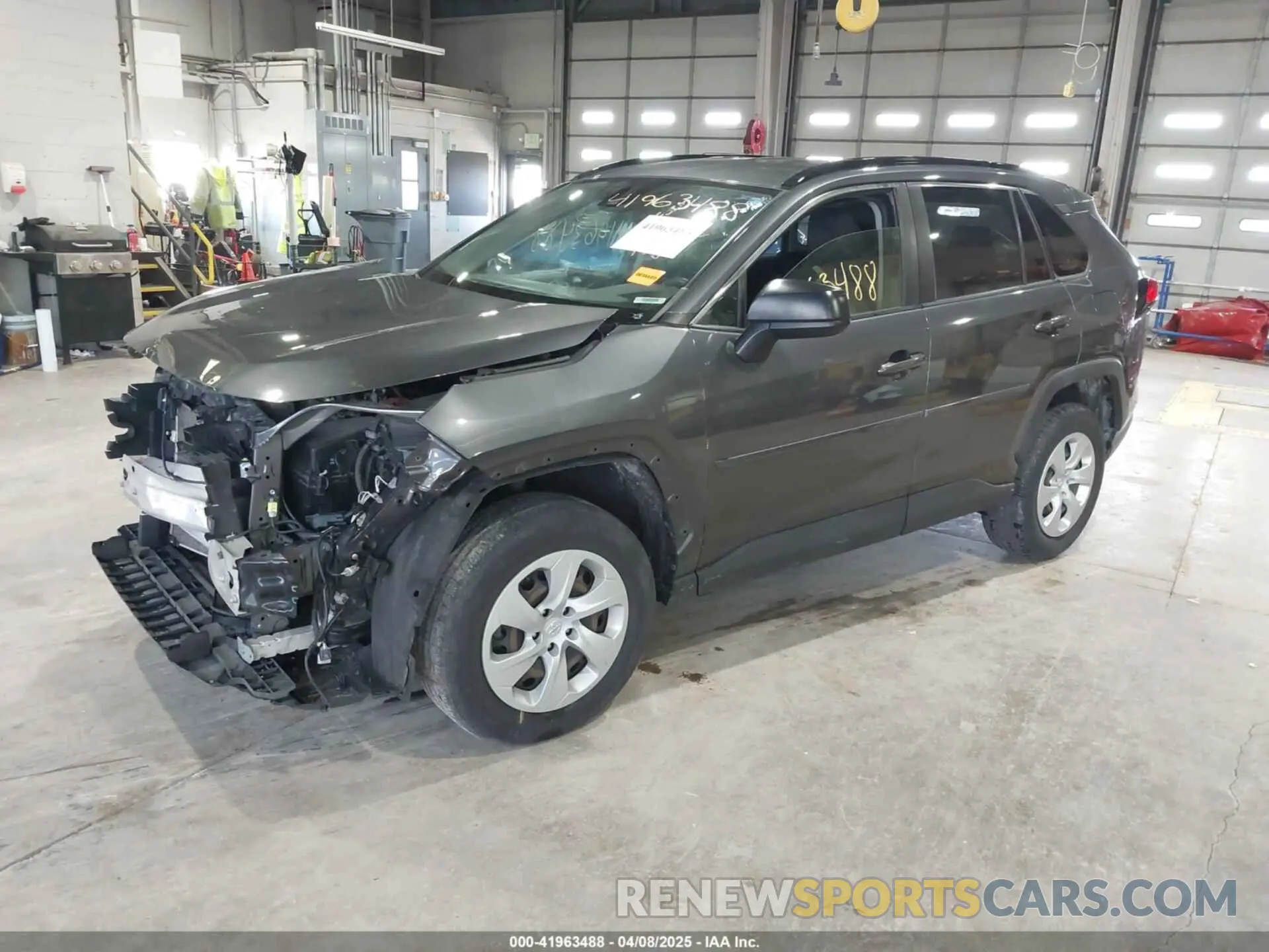 2 Photograph of a damaged car JTMH1RFVXKD036880 TOYOTA RAV4 2019