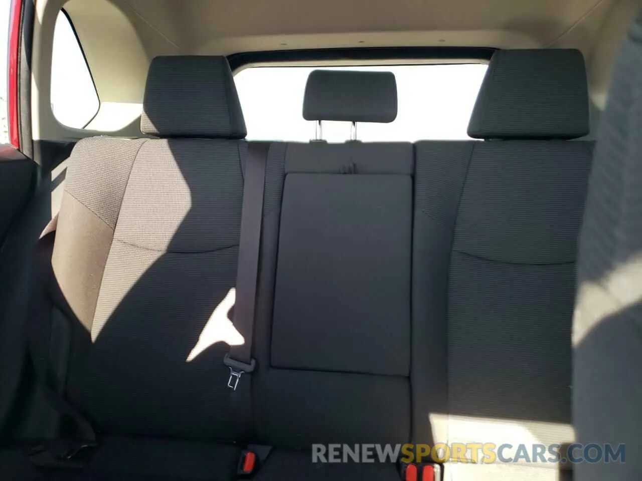 10 Photograph of a damaged car JTMH1RFVXKD511055 TOYOTA RAV4 2019