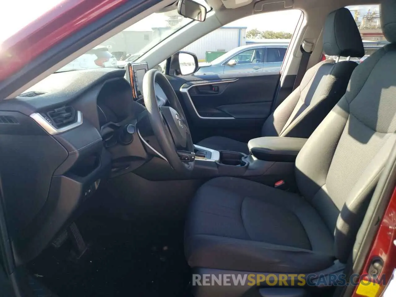 7 Photograph of a damaged car JTMH1RFVXKD511055 TOYOTA RAV4 2019