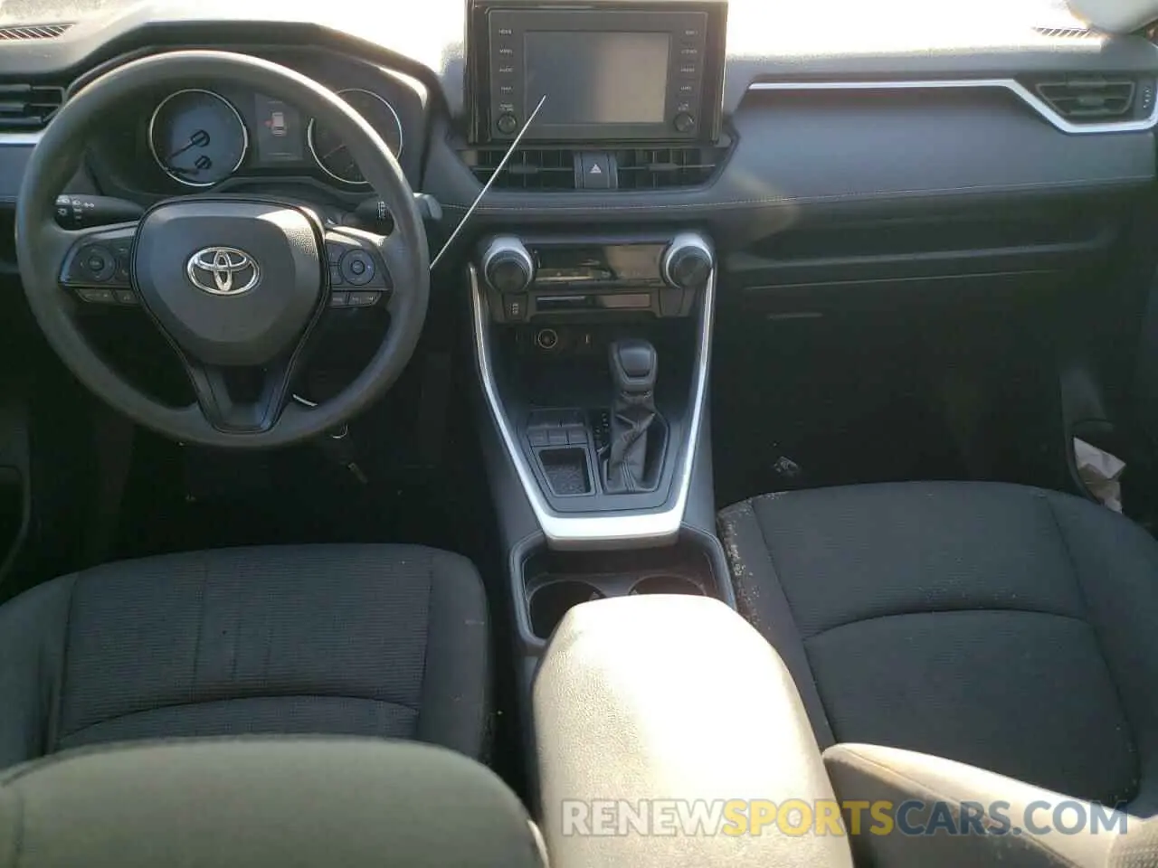 8 Photograph of a damaged car JTMH1RFVXKD511055 TOYOTA RAV4 2019
