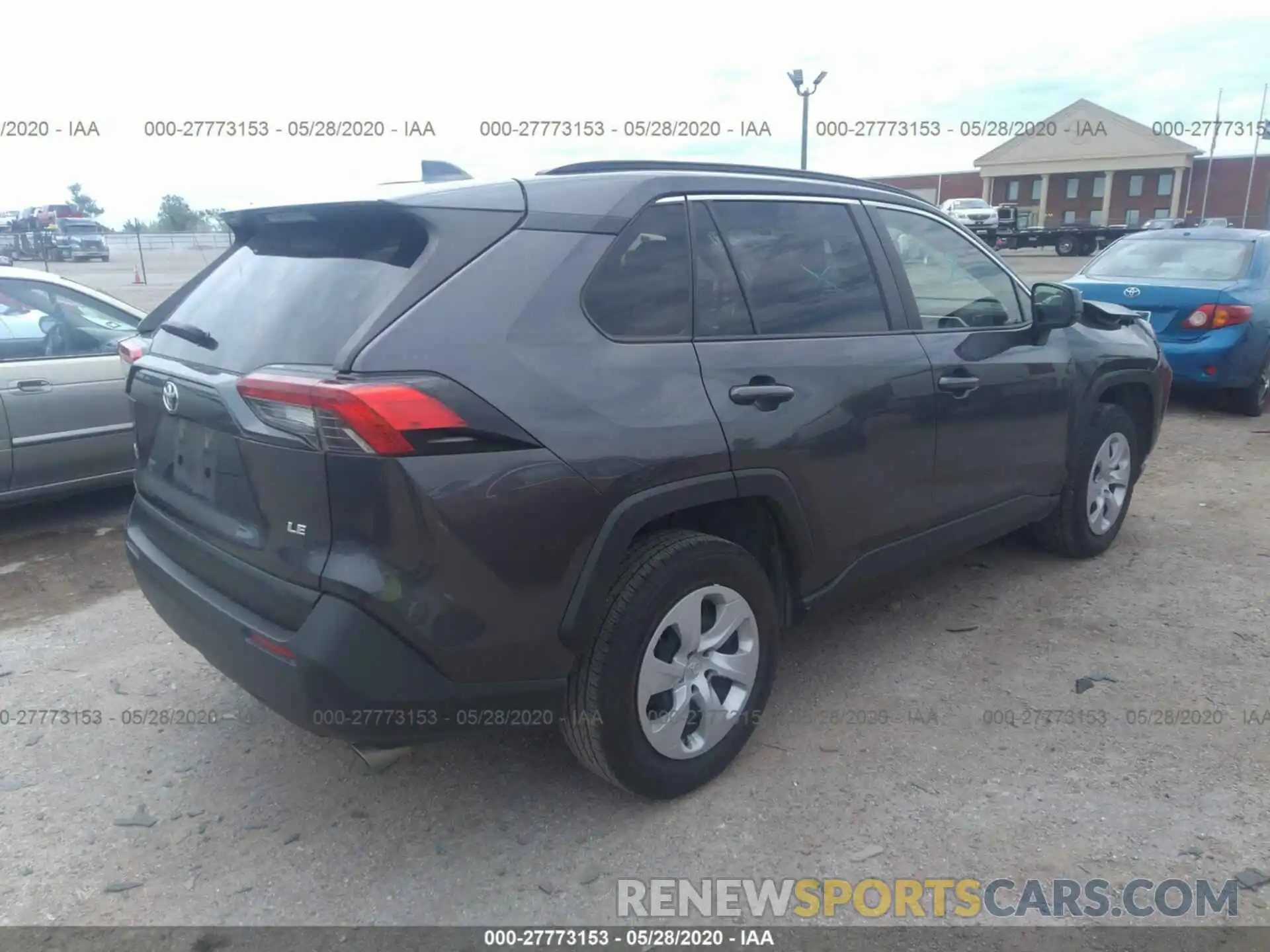 4 Photograph of a damaged car JTMH1RFVXKJ004495 TOYOTA RAV4 2019