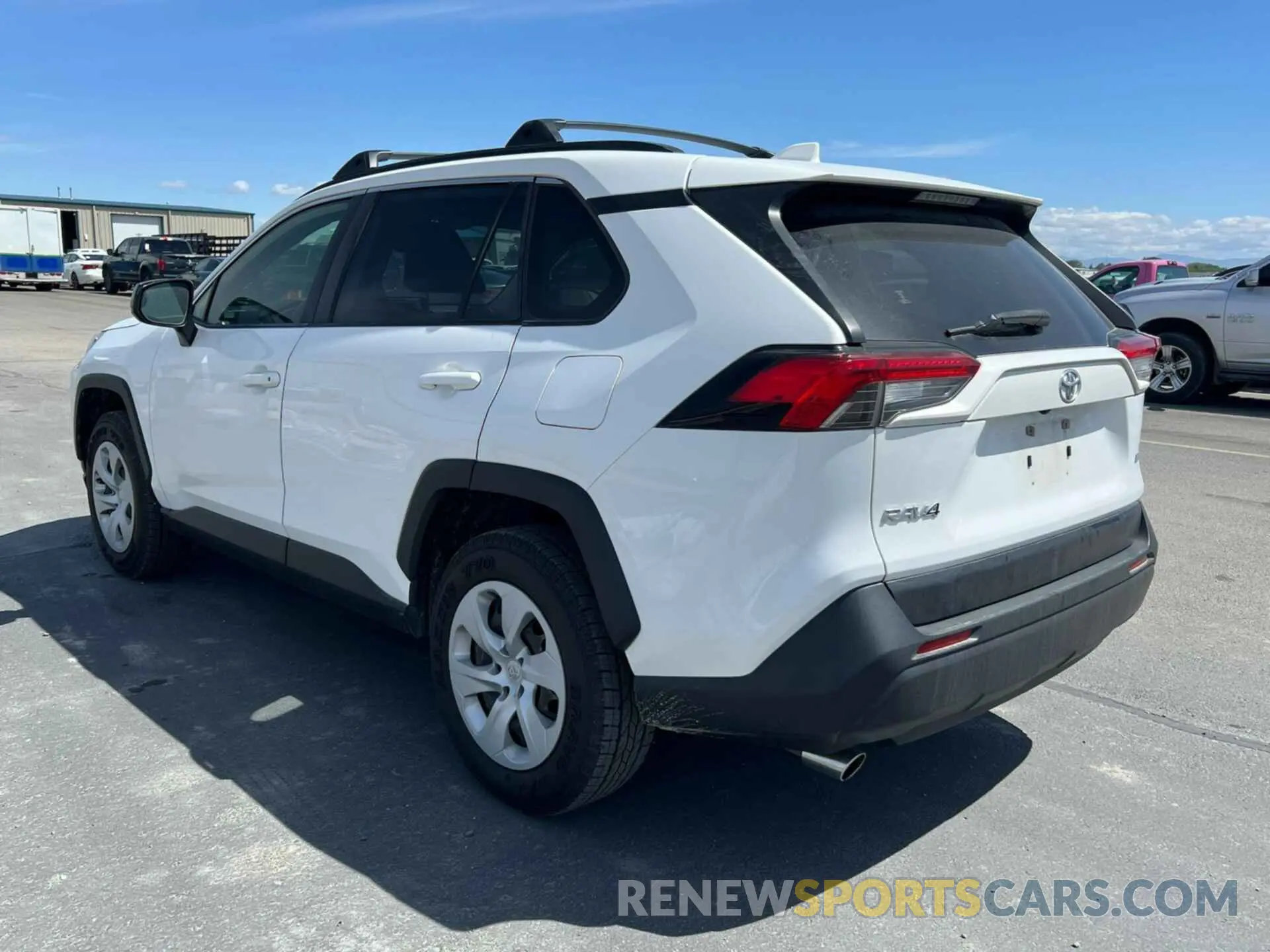 10 Photograph of a damaged car JTMH1RFVXKJ005467 TOYOTA RAV4 2019