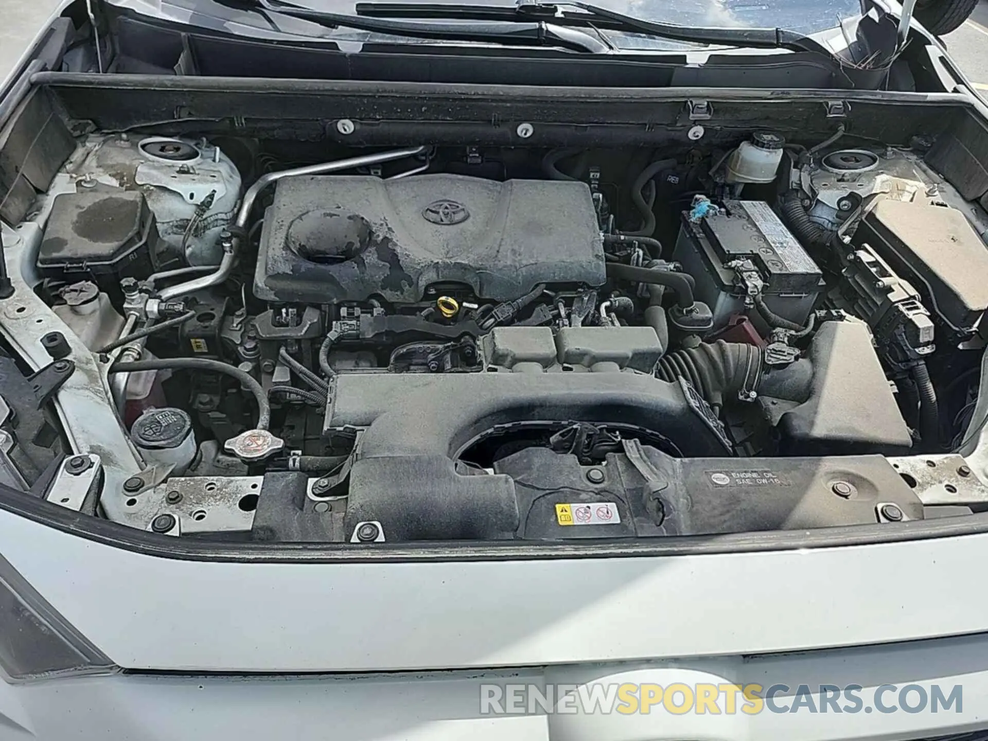 16 Photograph of a damaged car JTMH1RFVXKJ005467 TOYOTA RAV4 2019