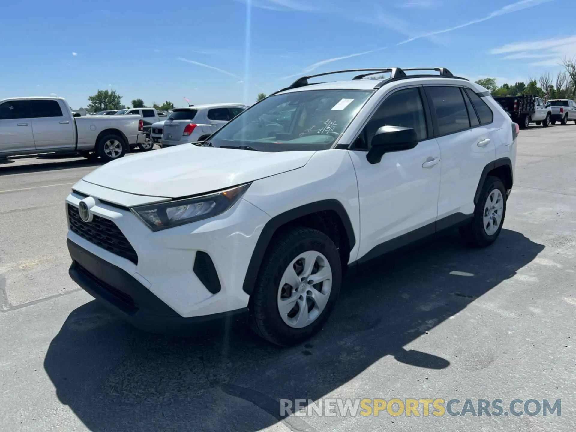 21 Photograph of a damaged car JTMH1RFVXKJ005467 TOYOTA RAV4 2019