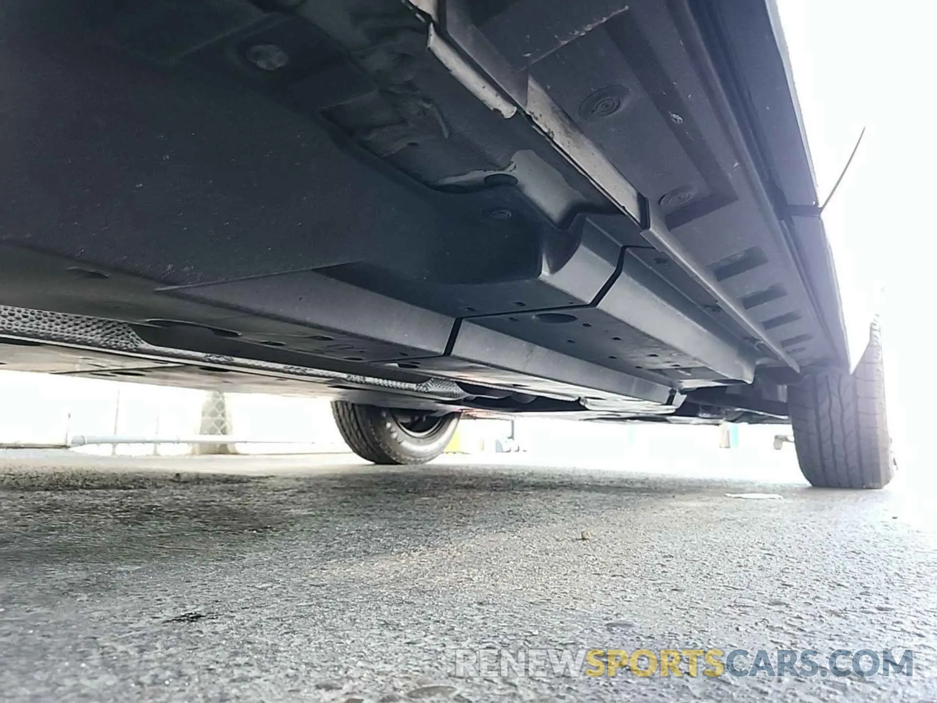 25 Photograph of a damaged car JTMH1RFVXKJ005467 TOYOTA RAV4 2019