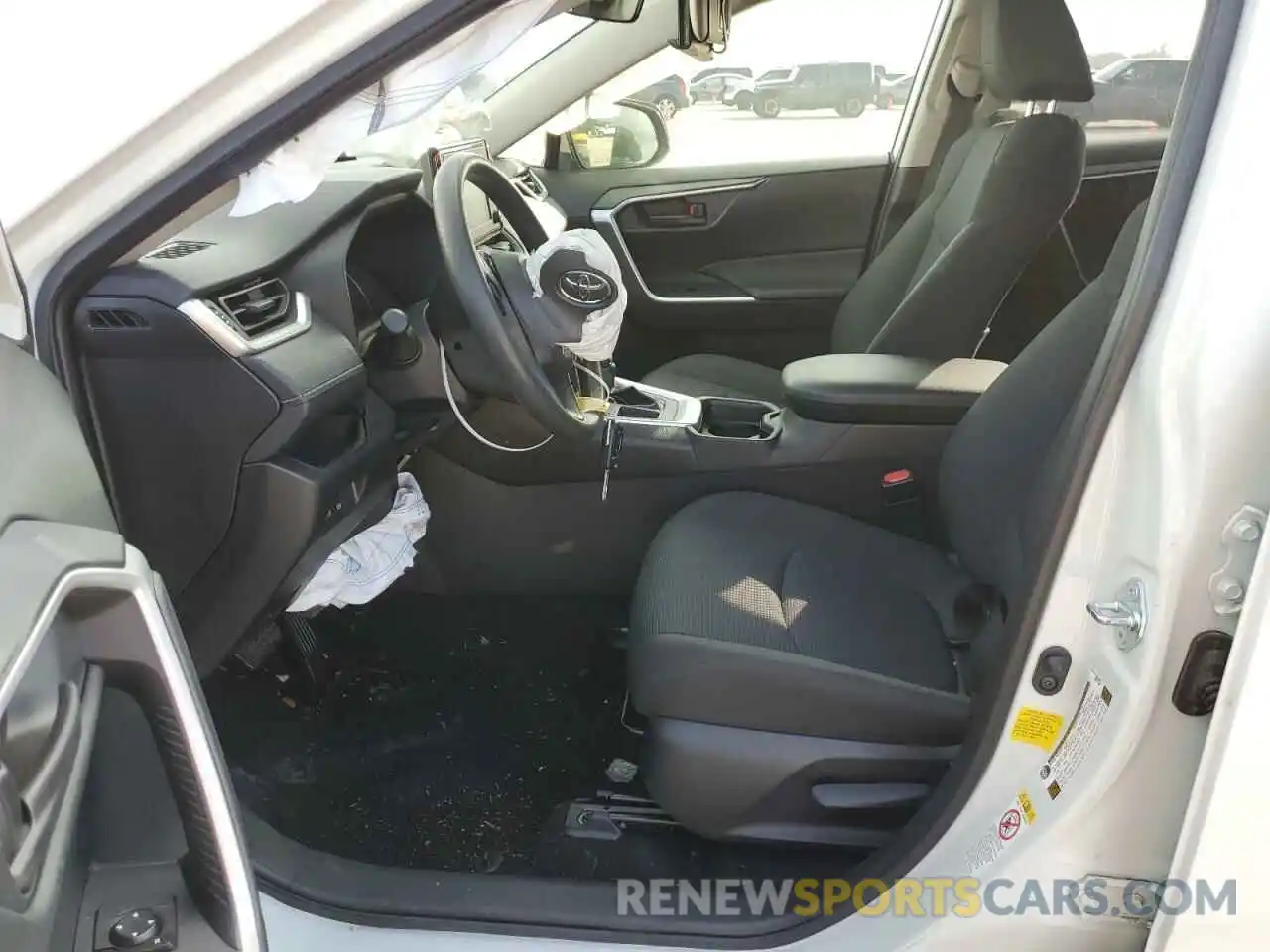 7 Photograph of a damaged car JTMH1RFVXKJ009521 TOYOTA RAV4 2019