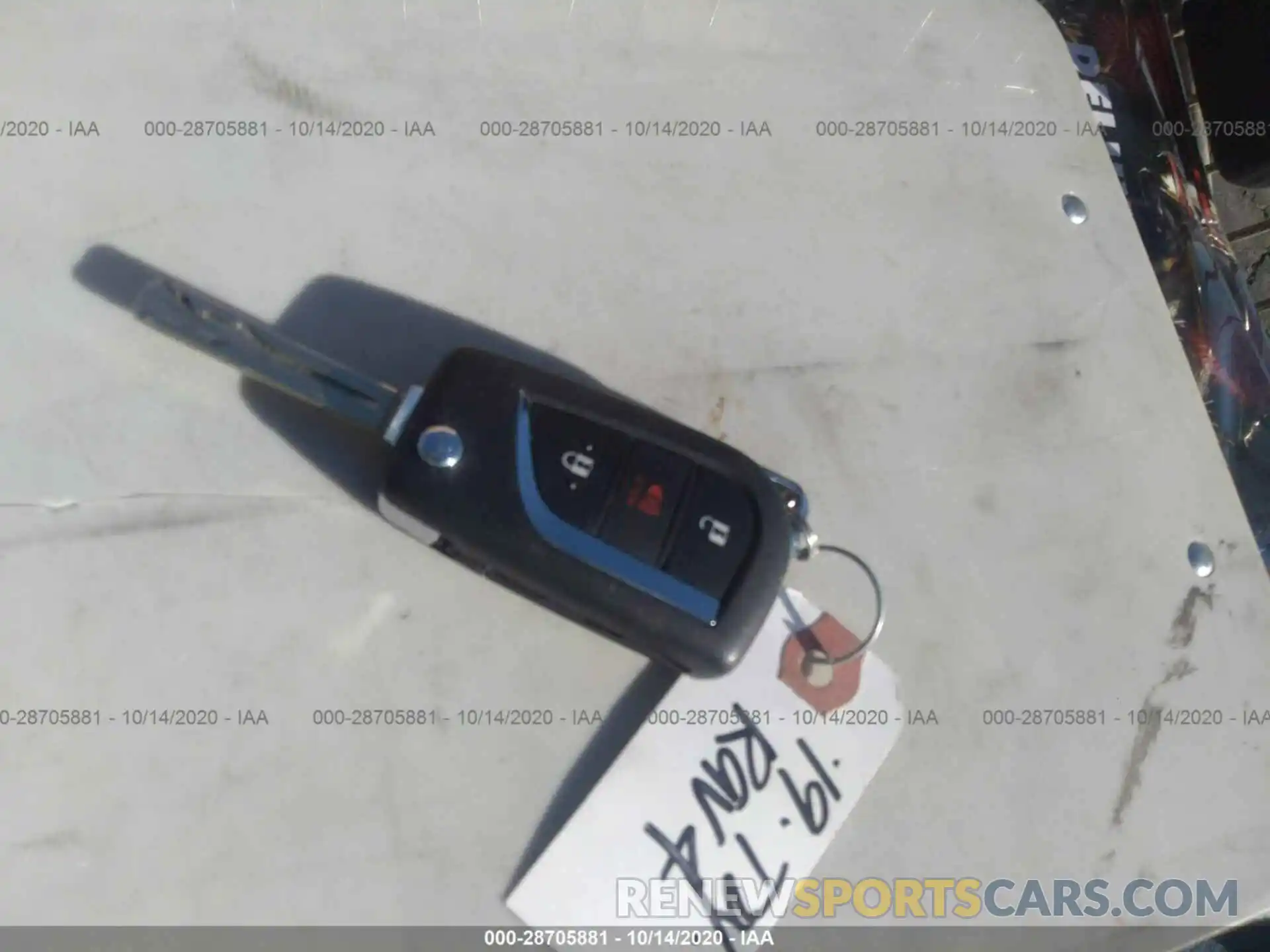 11 Photograph of a damaged car JTMK1RFV0KD006924 TOYOTA RAV4 2019