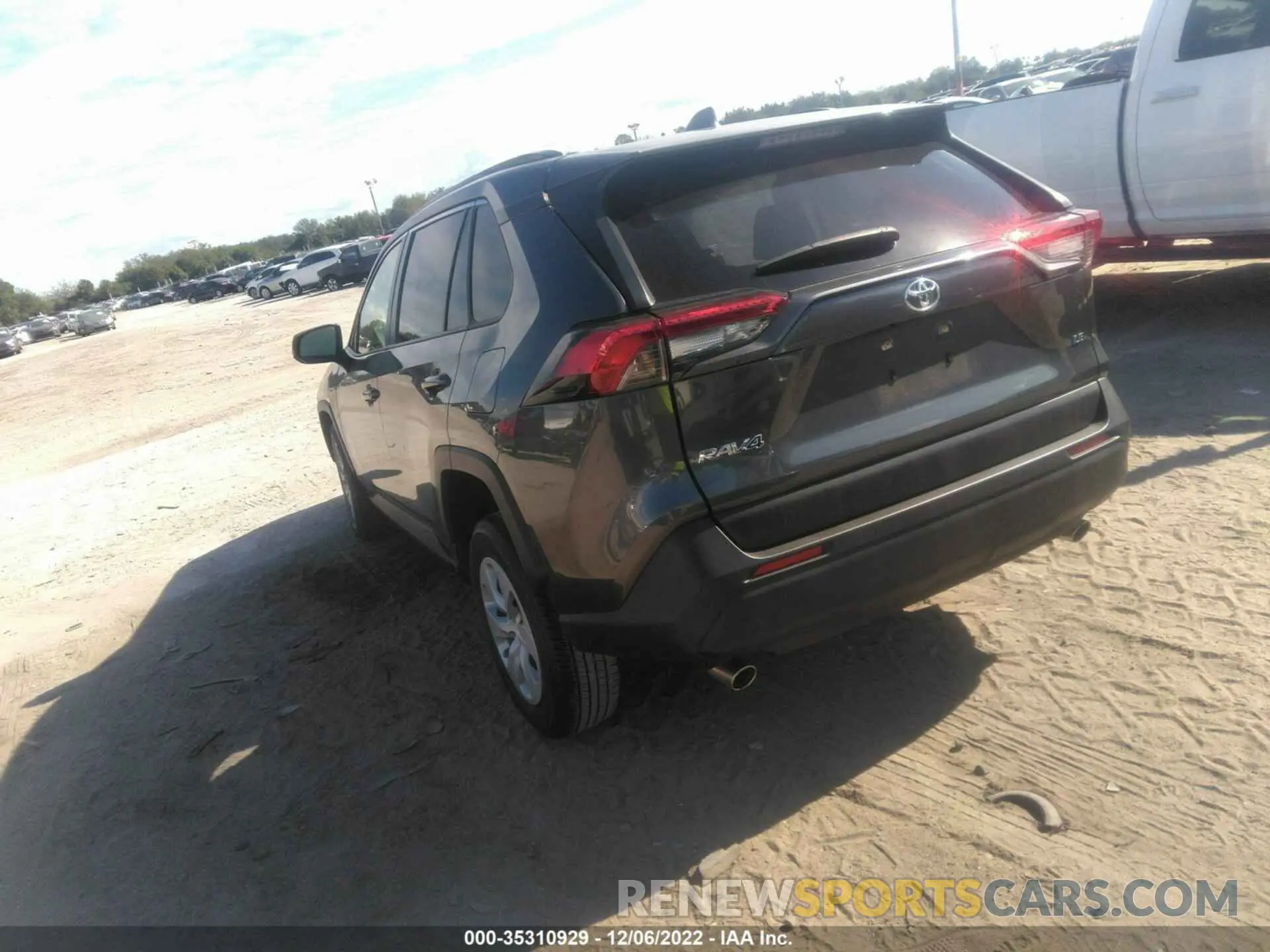 3 Photograph of a damaged car JTMK1RFV0KD038580 TOYOTA RAV4 2019