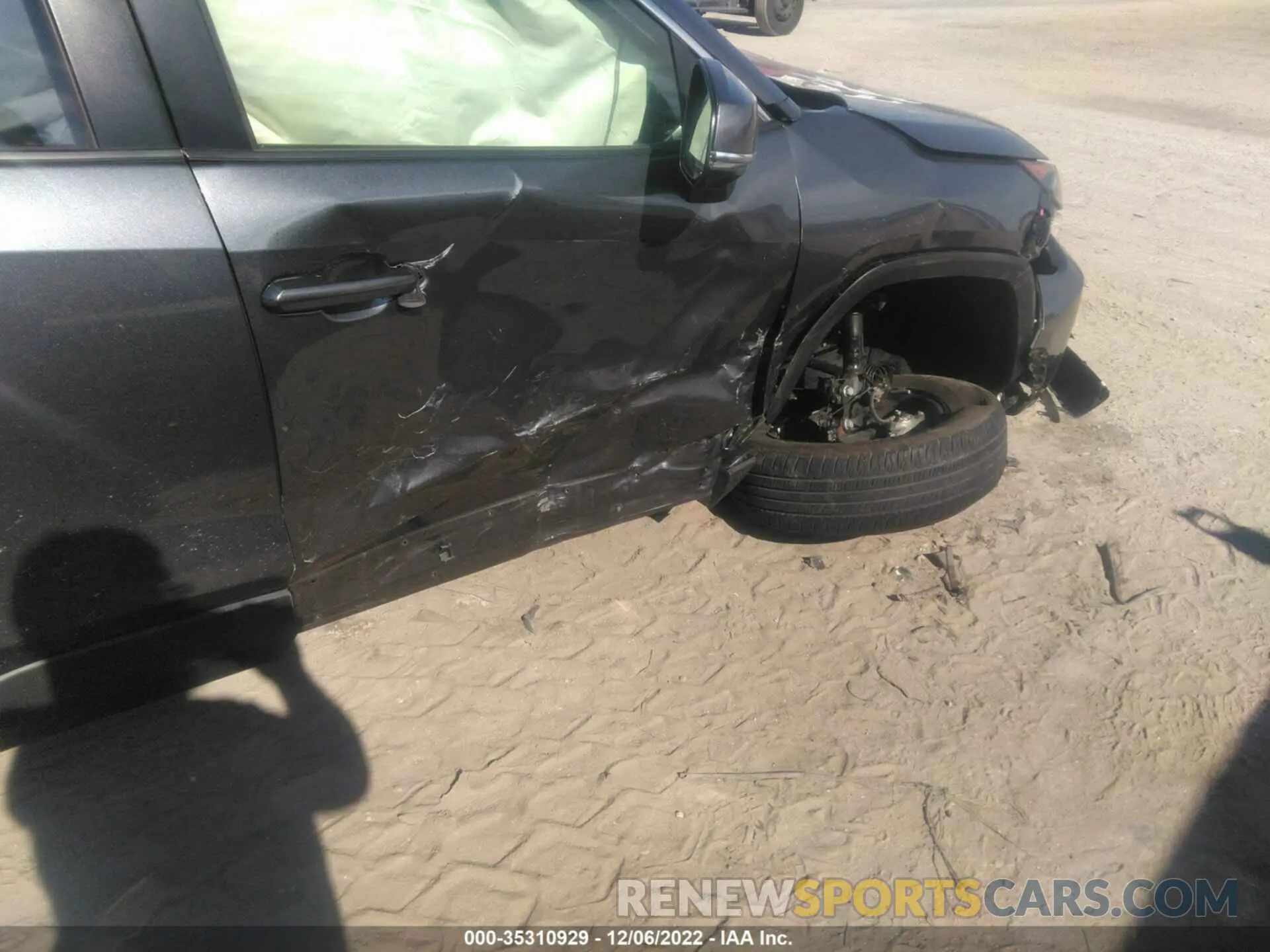 6 Photograph of a damaged car JTMK1RFV0KD038580 TOYOTA RAV4 2019