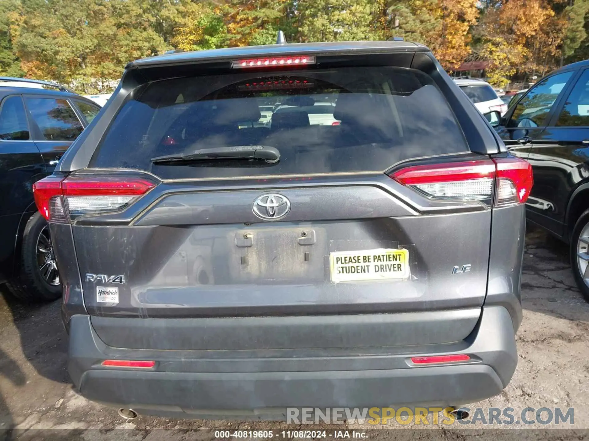 16 Photograph of a damaged car JTMK1RFV0KJ012787 TOYOTA RAV4 2019