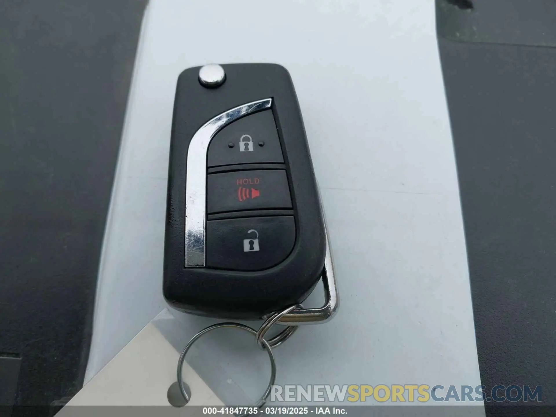 11 Photograph of a damaged car JTMK1RFV1KD002199 TOYOTA RAV4 2019