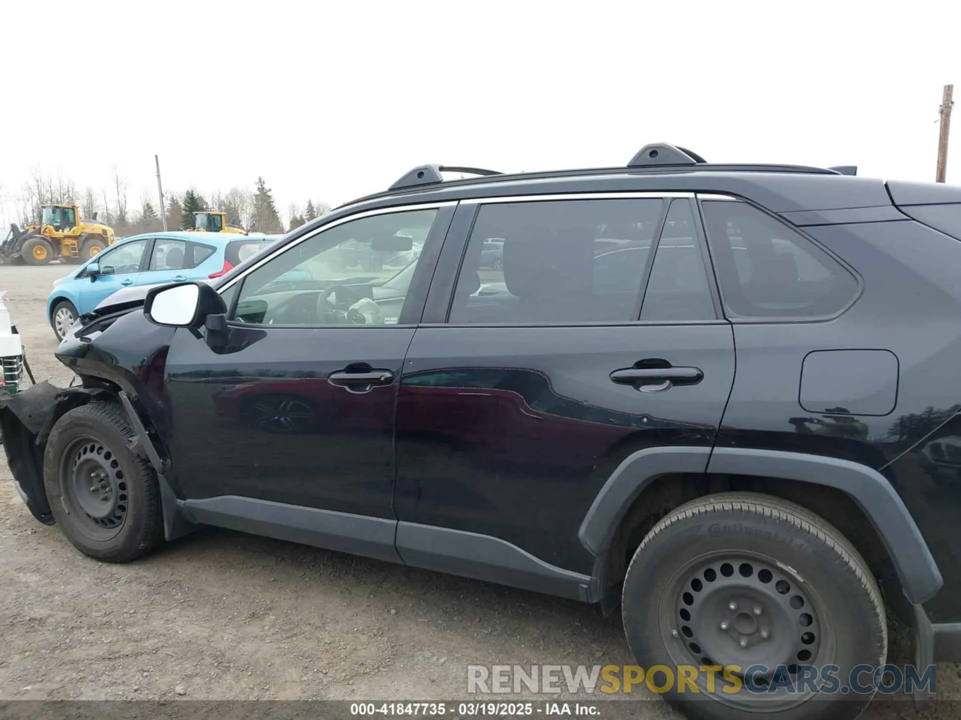 14 Photograph of a damaged car JTMK1RFV1KD002199 TOYOTA RAV4 2019