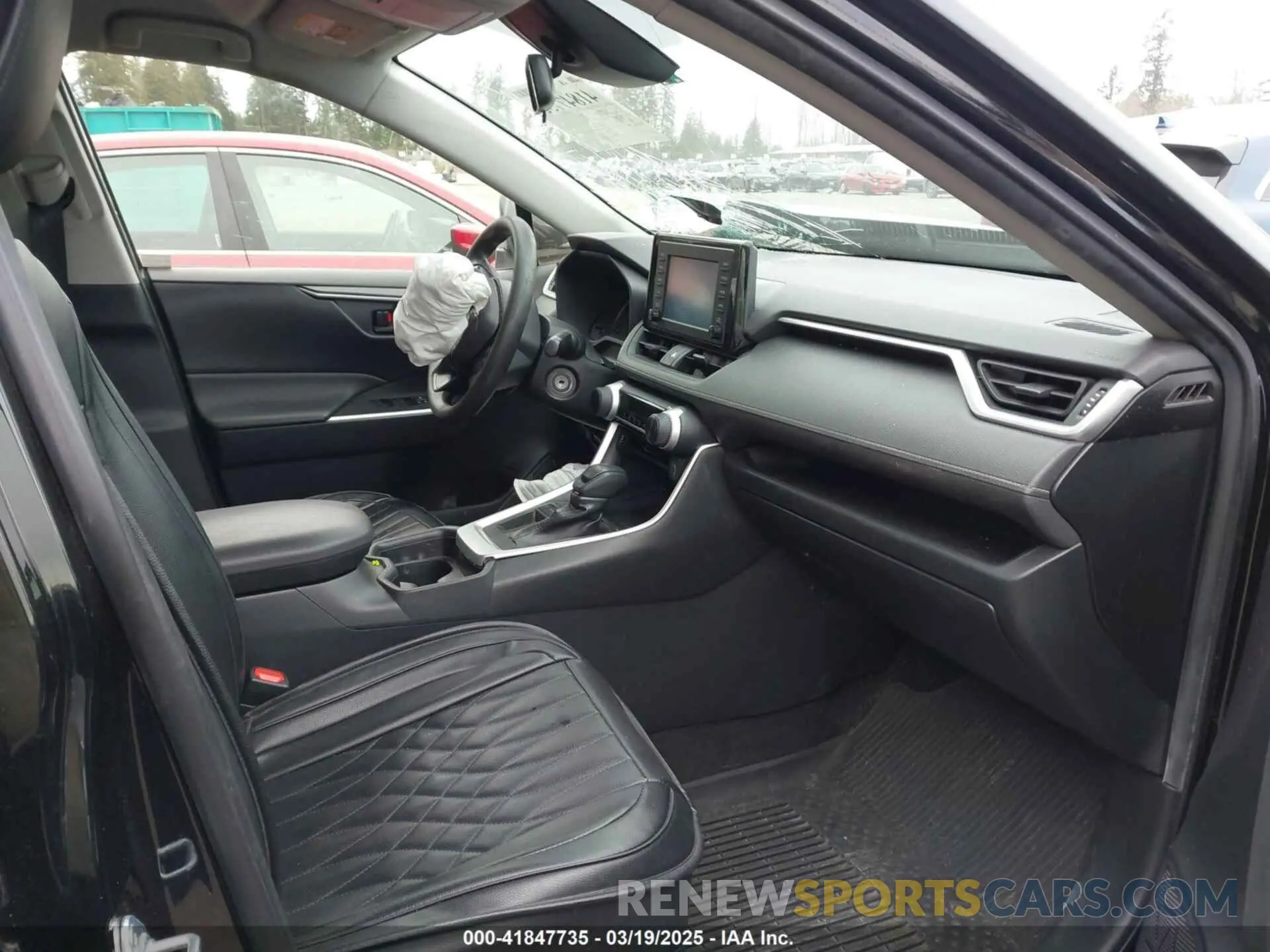 5 Photograph of a damaged car JTMK1RFV1KD002199 TOYOTA RAV4 2019