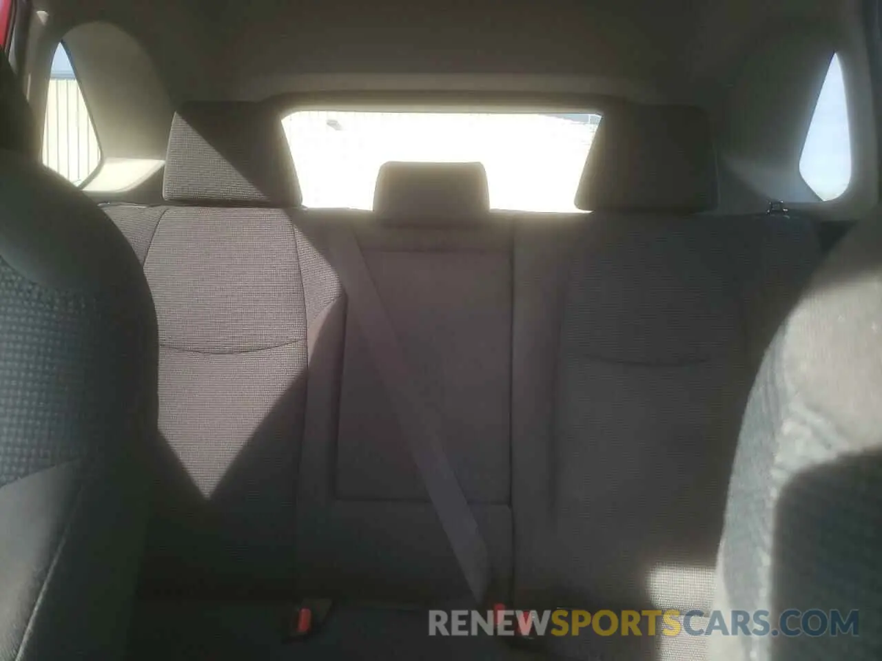10 Photograph of a damaged car JTMK1RFV1KJ002463 TOYOTA RAV4 2019