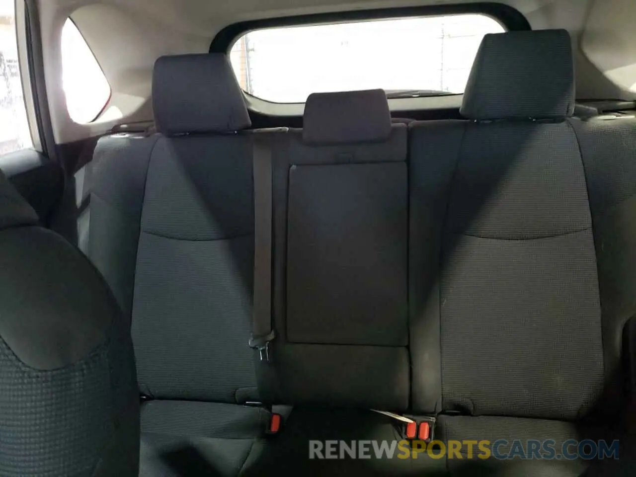 10 Photograph of a damaged car JTMK1RFV2KD018444 TOYOTA RAV4 2019