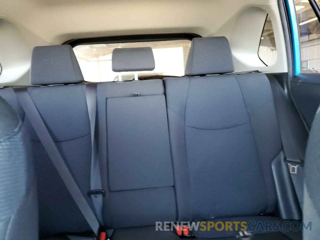 10 Photograph of a damaged car JTMK1RFV3KJ013500 TOYOTA RAV4 2019
