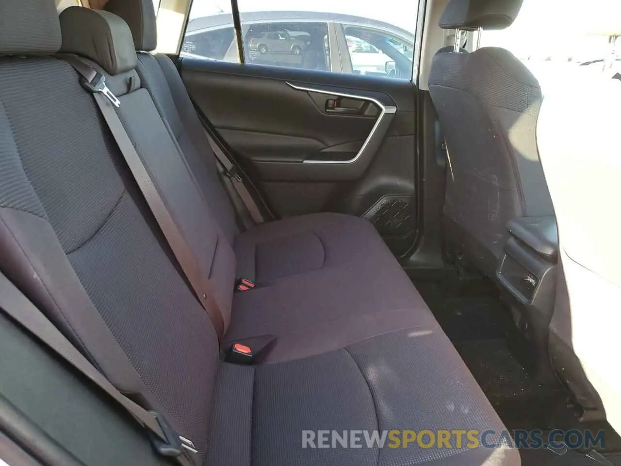 10 Photograph of a damaged car JTMK1RFV5KJ011165 TOYOTA RAV4 2019