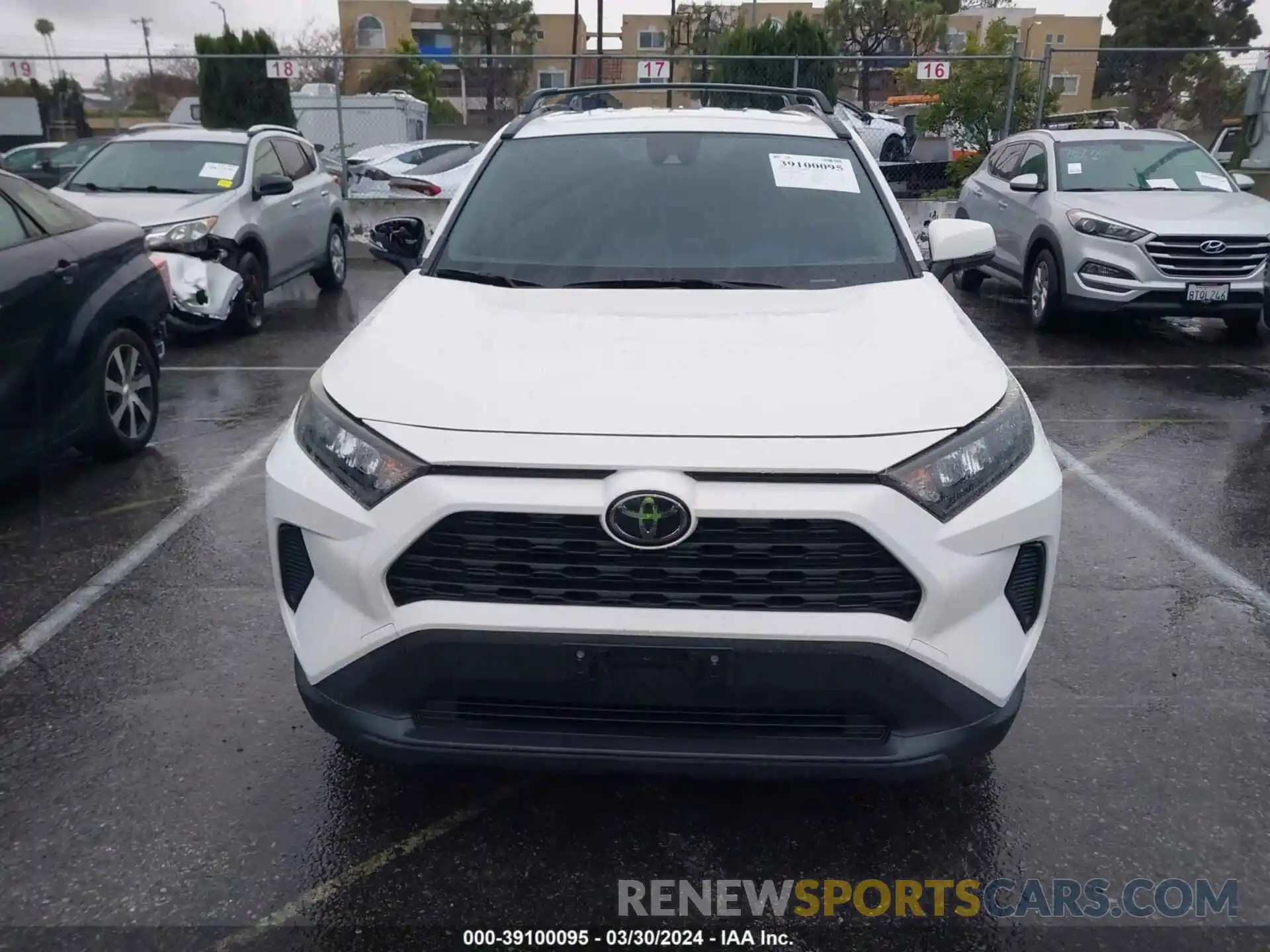 12 Photograph of a damaged car JTMK1RFV7KD005849 TOYOTA RAV4 2019