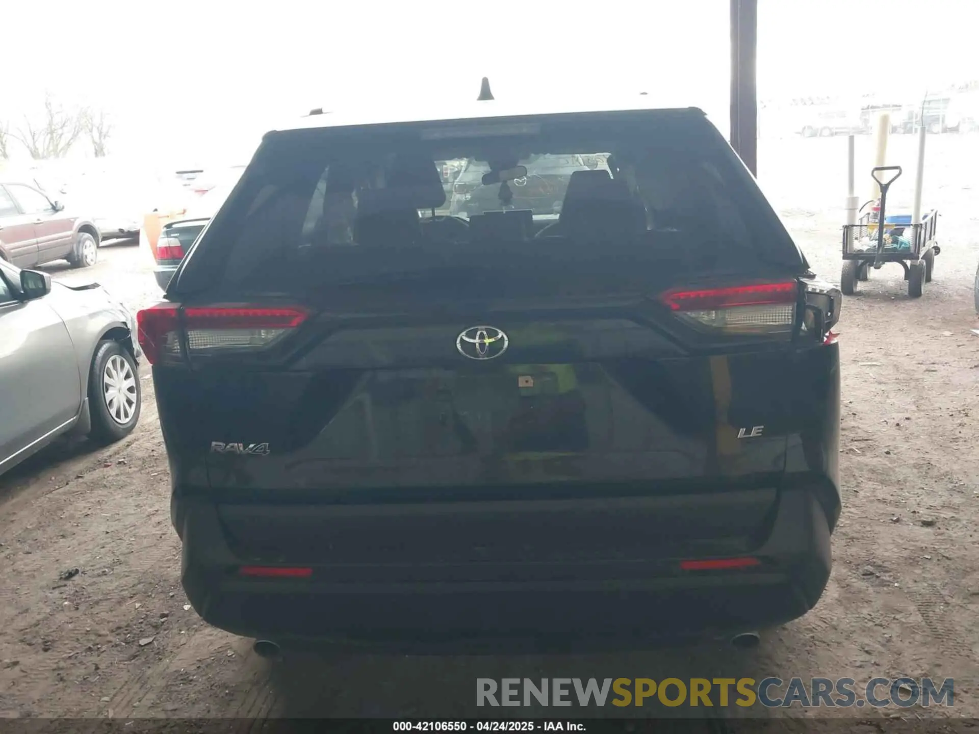 16 Photograph of a damaged car JTMK1RFV8KD009196 TOYOTA RAV4 2019