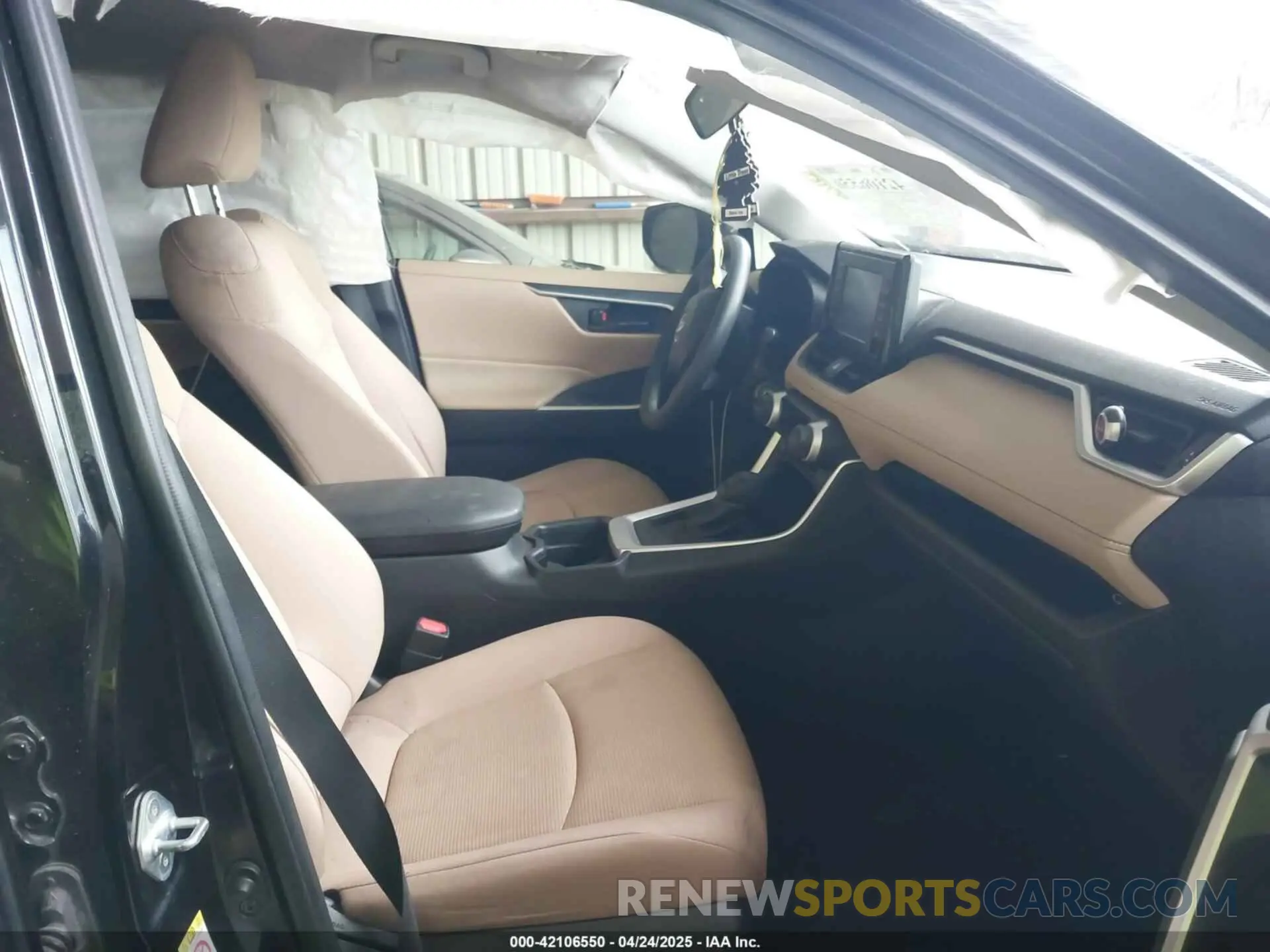 5 Photograph of a damaged car JTMK1RFV8KD009196 TOYOTA RAV4 2019