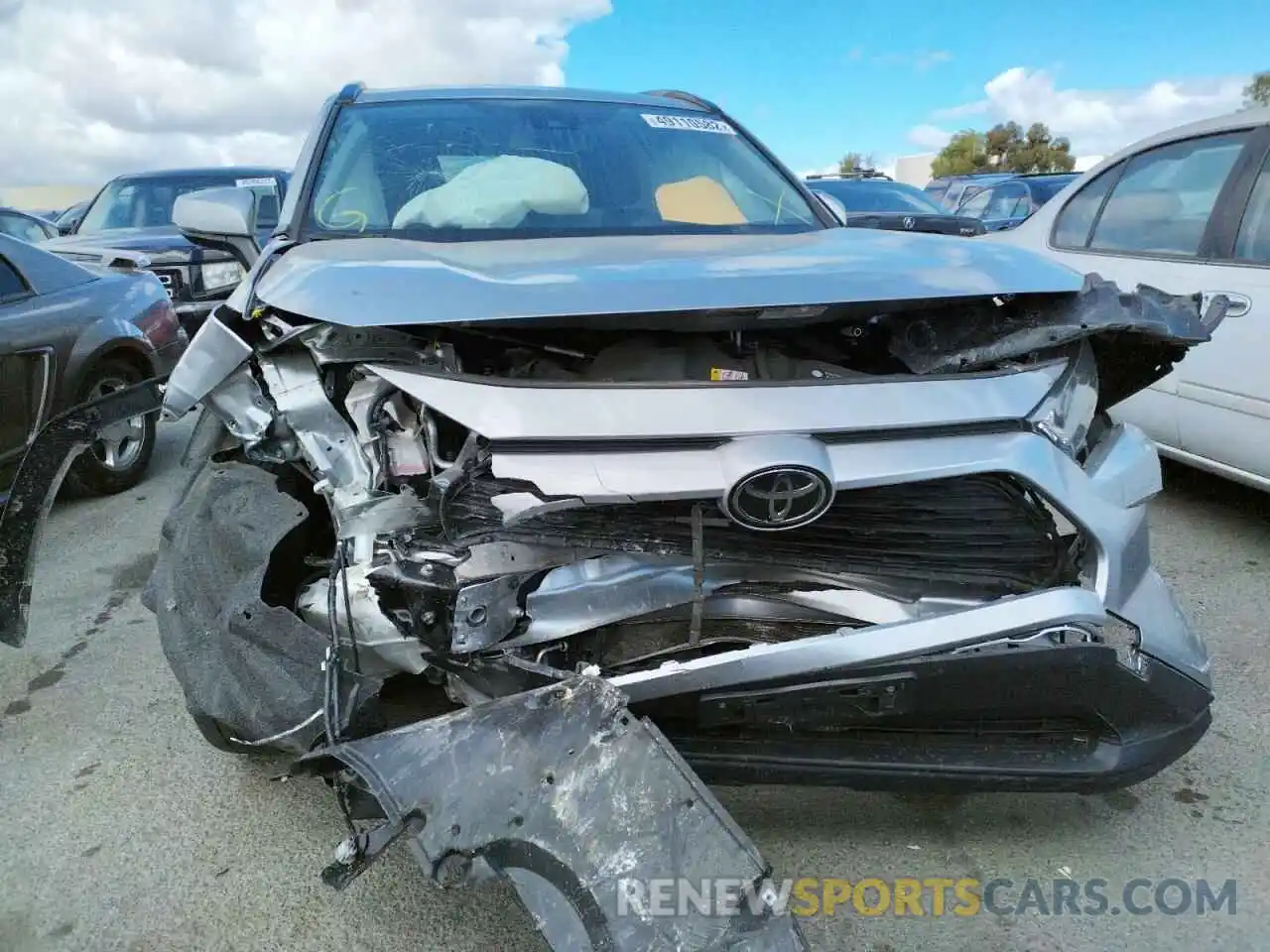 9 Photograph of a damaged car JTMK1RFV9KJ009516 TOYOTA RAV4 2019