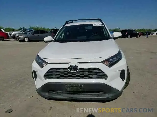 11 Photograph of a damaged car JTMK1RFVXKJ013834 TOYOTA RAV4 2019