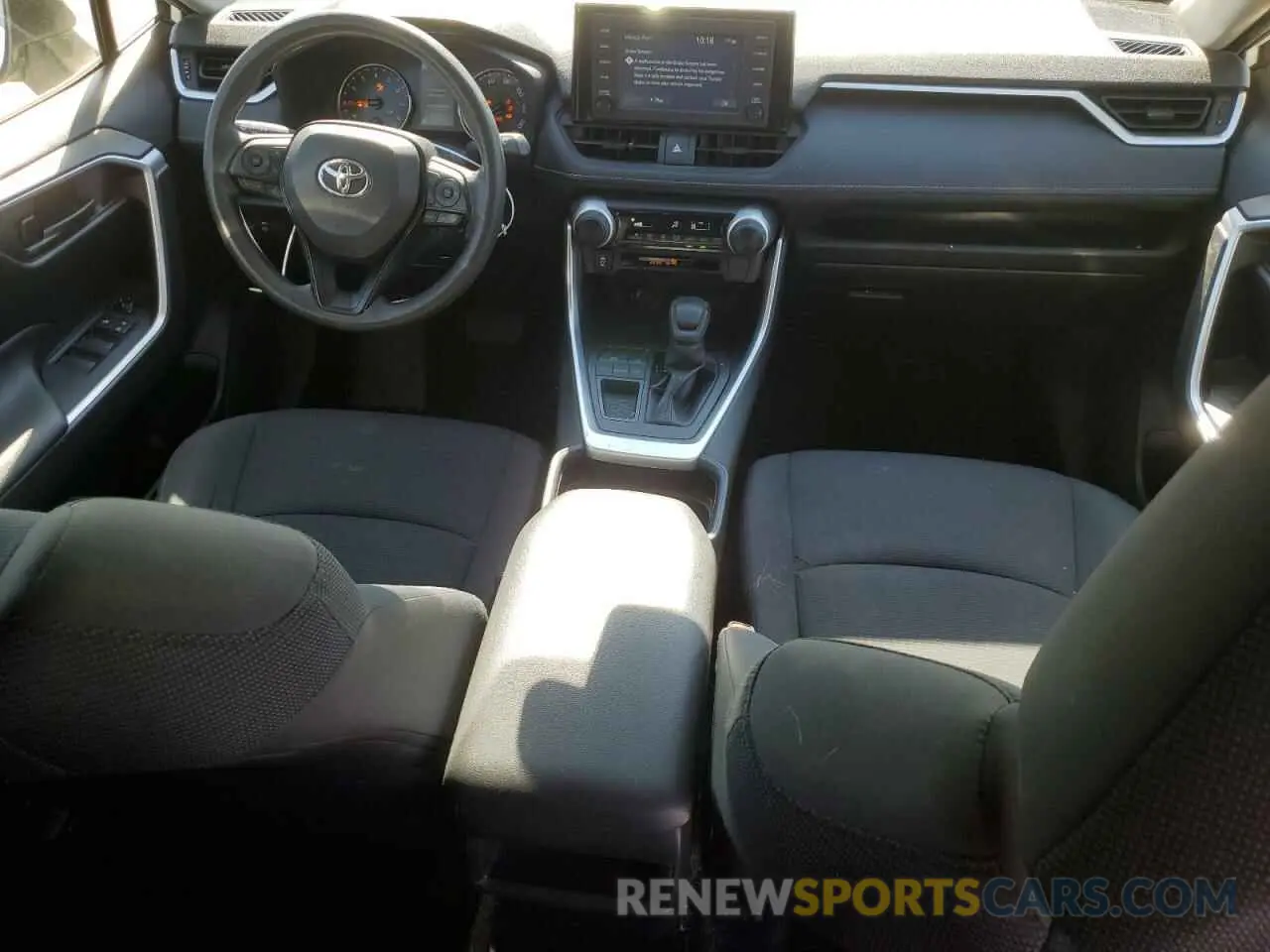 8 Photograph of a damaged car JTMK1RFVXKJ013834 TOYOTA RAV4 2019
