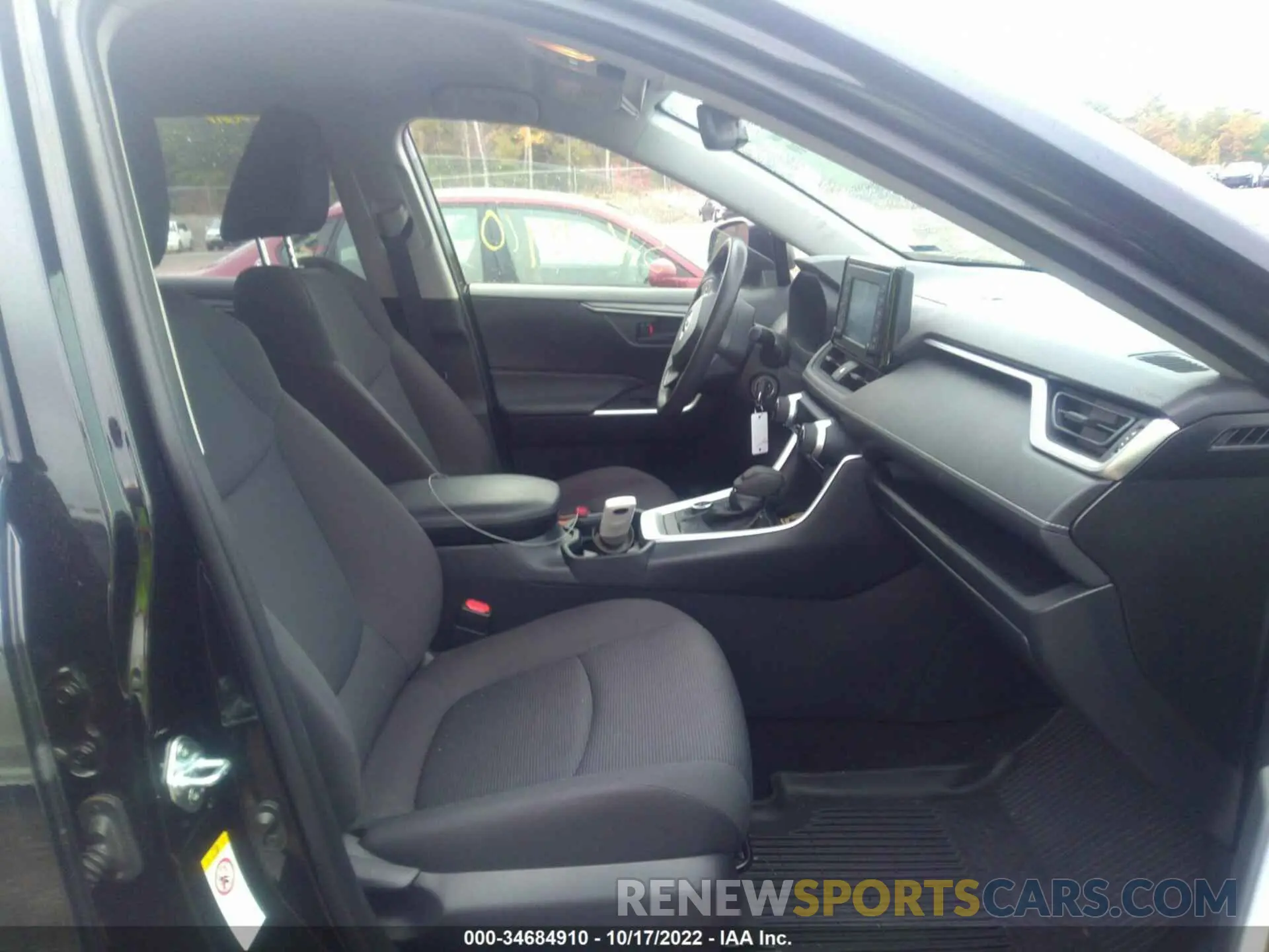5 Photograph of a damaged car JTMLWRFV3KD501334 TOYOTA RAV4 2019