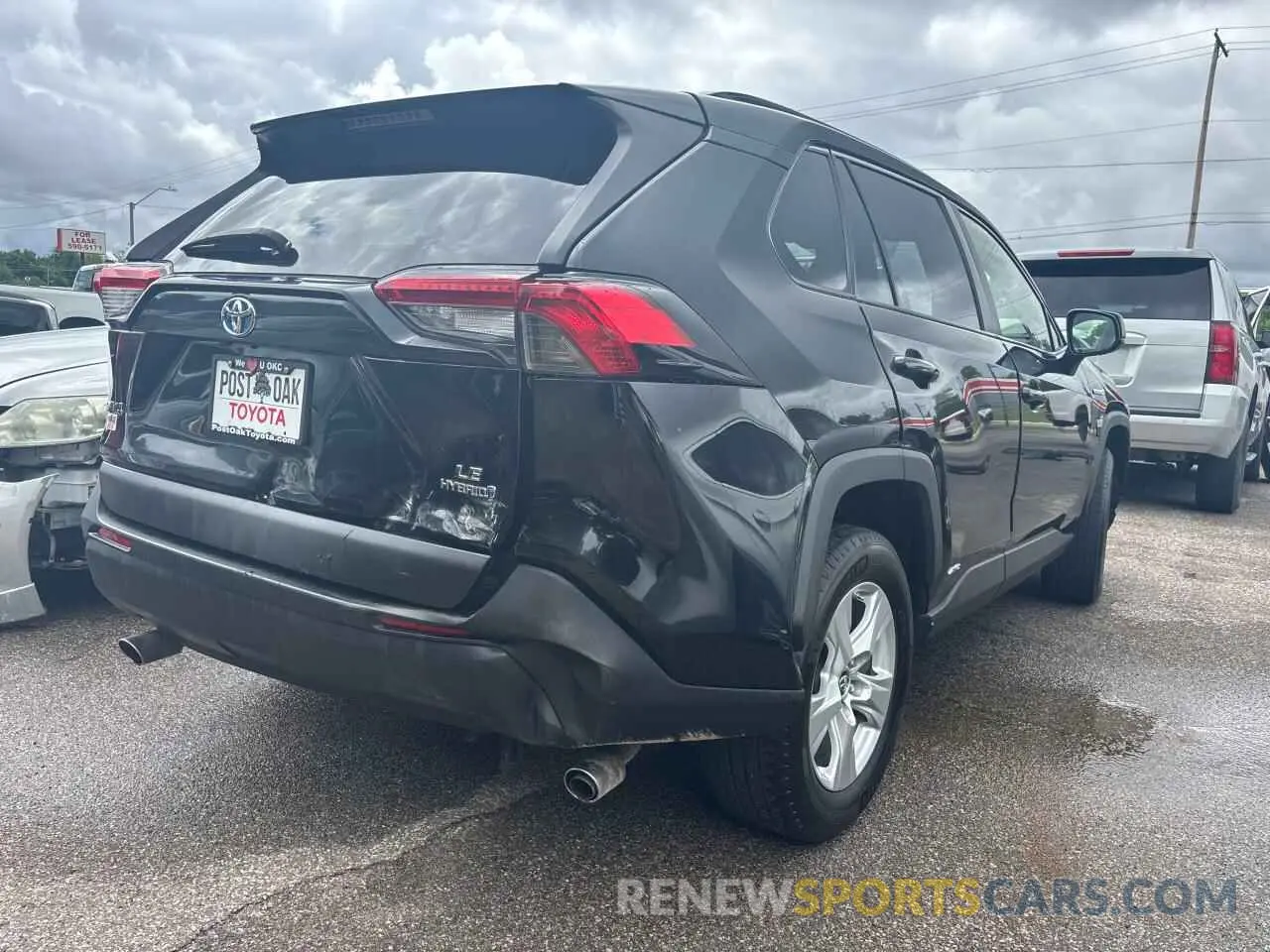 4 Photograph of a damaged car JTMLWRFV4KD512035 TOYOTA RAV4 2019