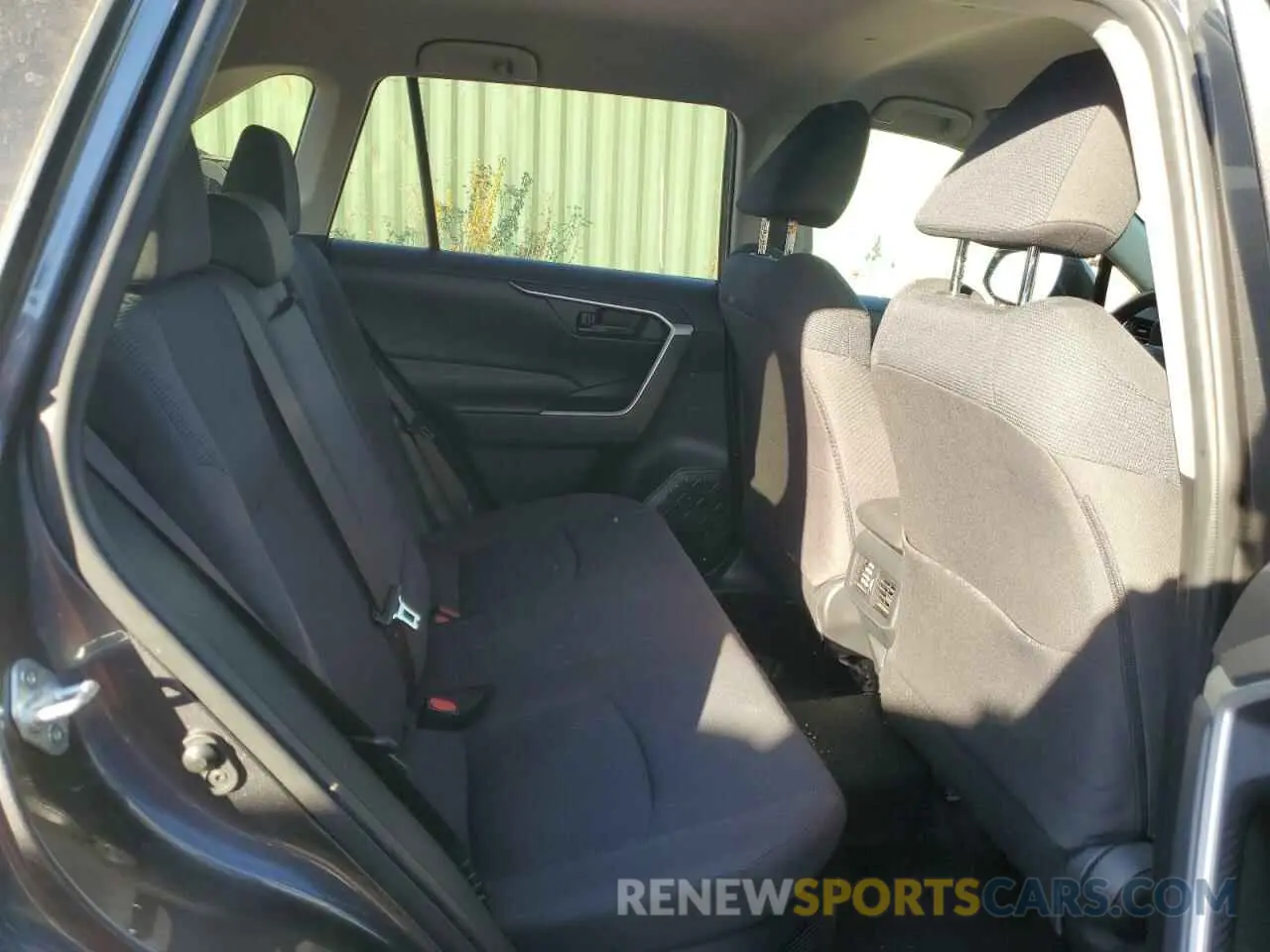 10 Photograph of a damaged car JTMLWRFV4KD515159 TOYOTA RAV4 2019