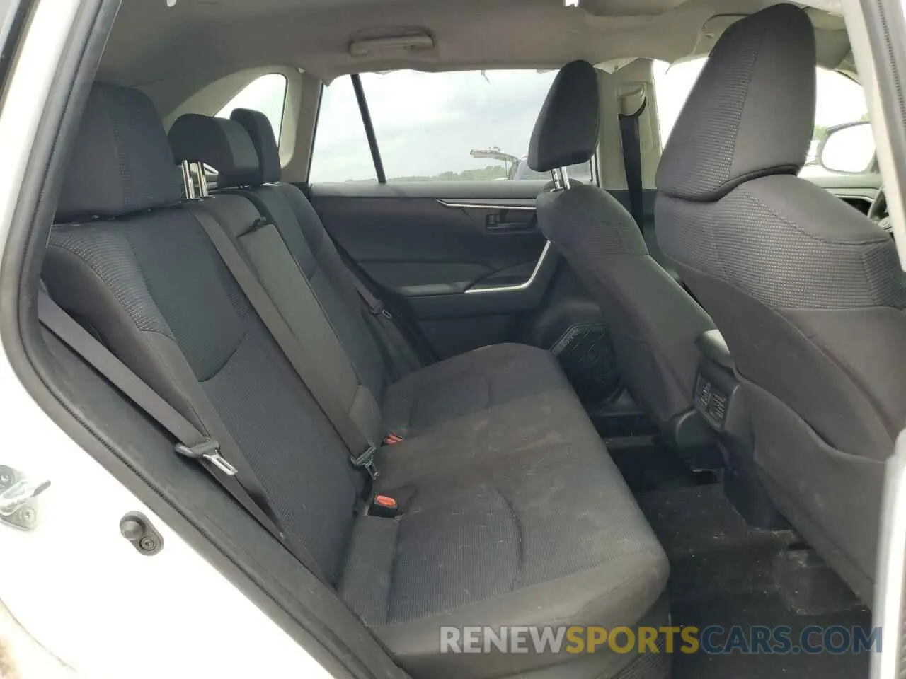11 Photograph of a damaged car JTMLWRFV7KD033978 TOYOTA RAV4 2019