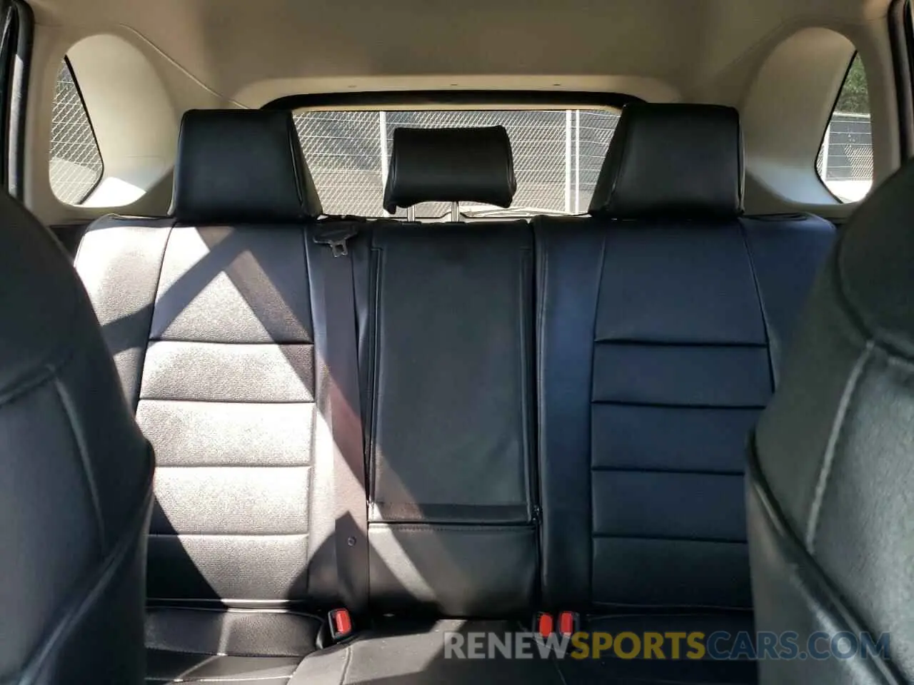 10 Photograph of a damaged car JTMMWRFV2KD021225 TOYOTA RAV4 2019