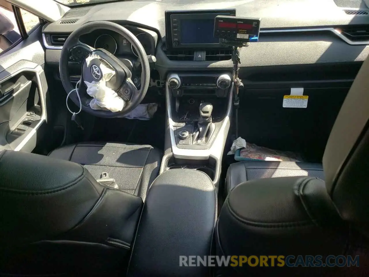 8 Photograph of a damaged car JTMMWRFV2KD021225 TOYOTA RAV4 2019
