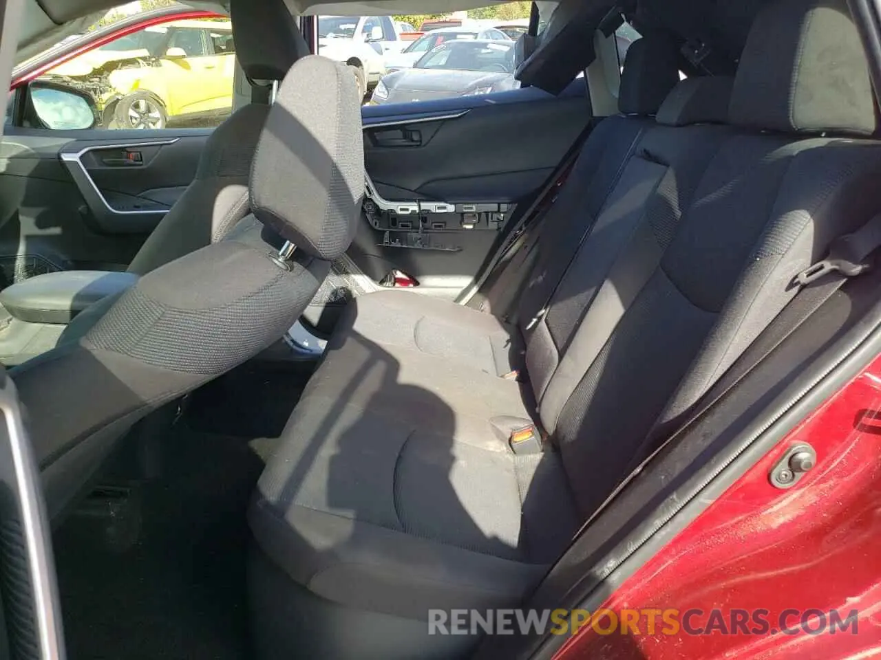 10 Photograph of a damaged car JTMMWRFV2KD501247 TOYOTA RAV4 2019