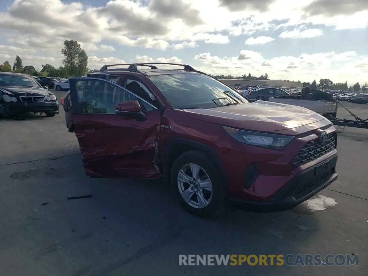 4 Photograph of a damaged car JTMMWRFV2KD501247 TOYOTA RAV4 2019