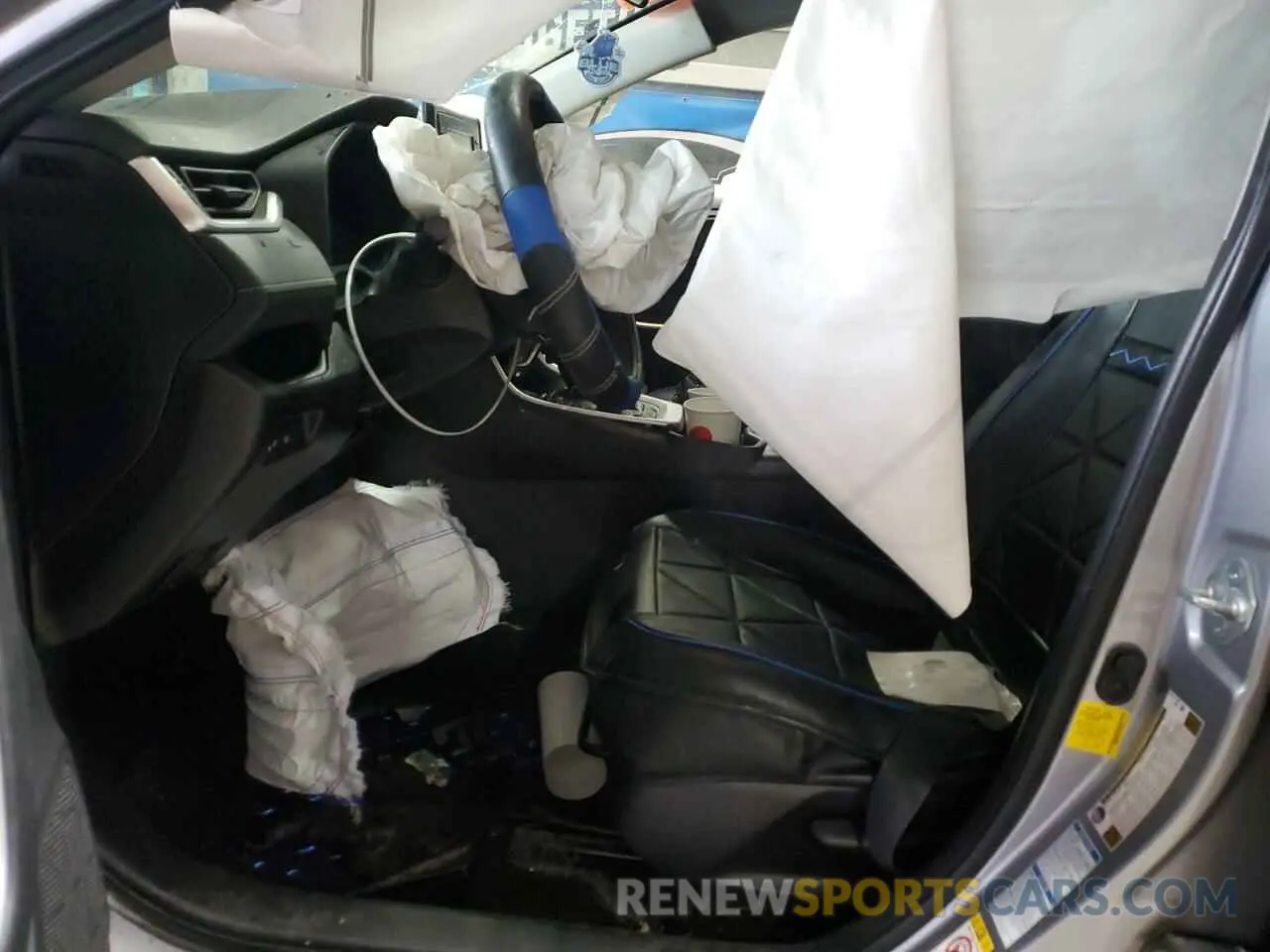 7 Photograph of a damaged car JTMMWRFV3KD011433 TOYOTA RAV4 2019
