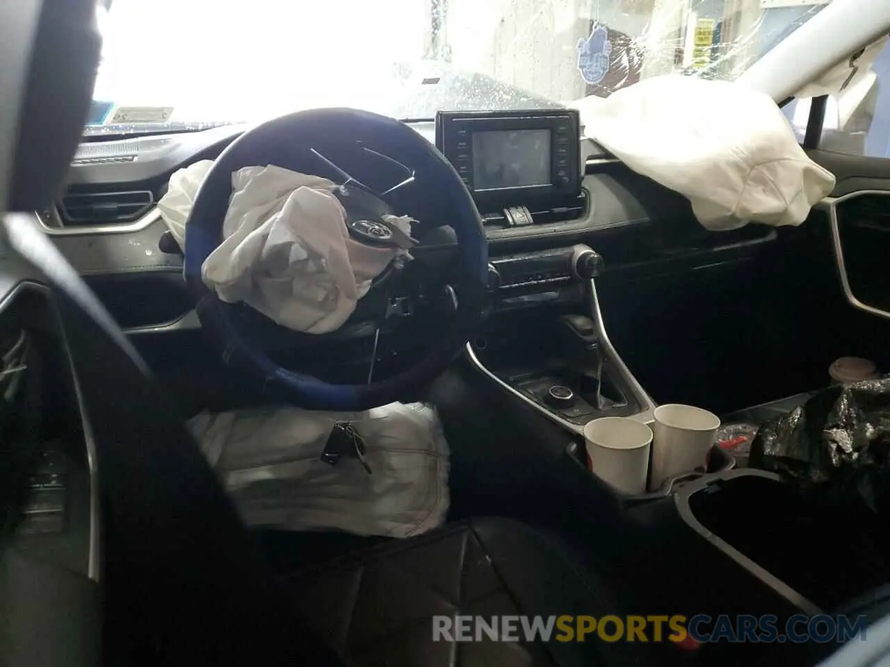8 Photograph of a damaged car JTMMWRFV3KD011433 TOYOTA RAV4 2019