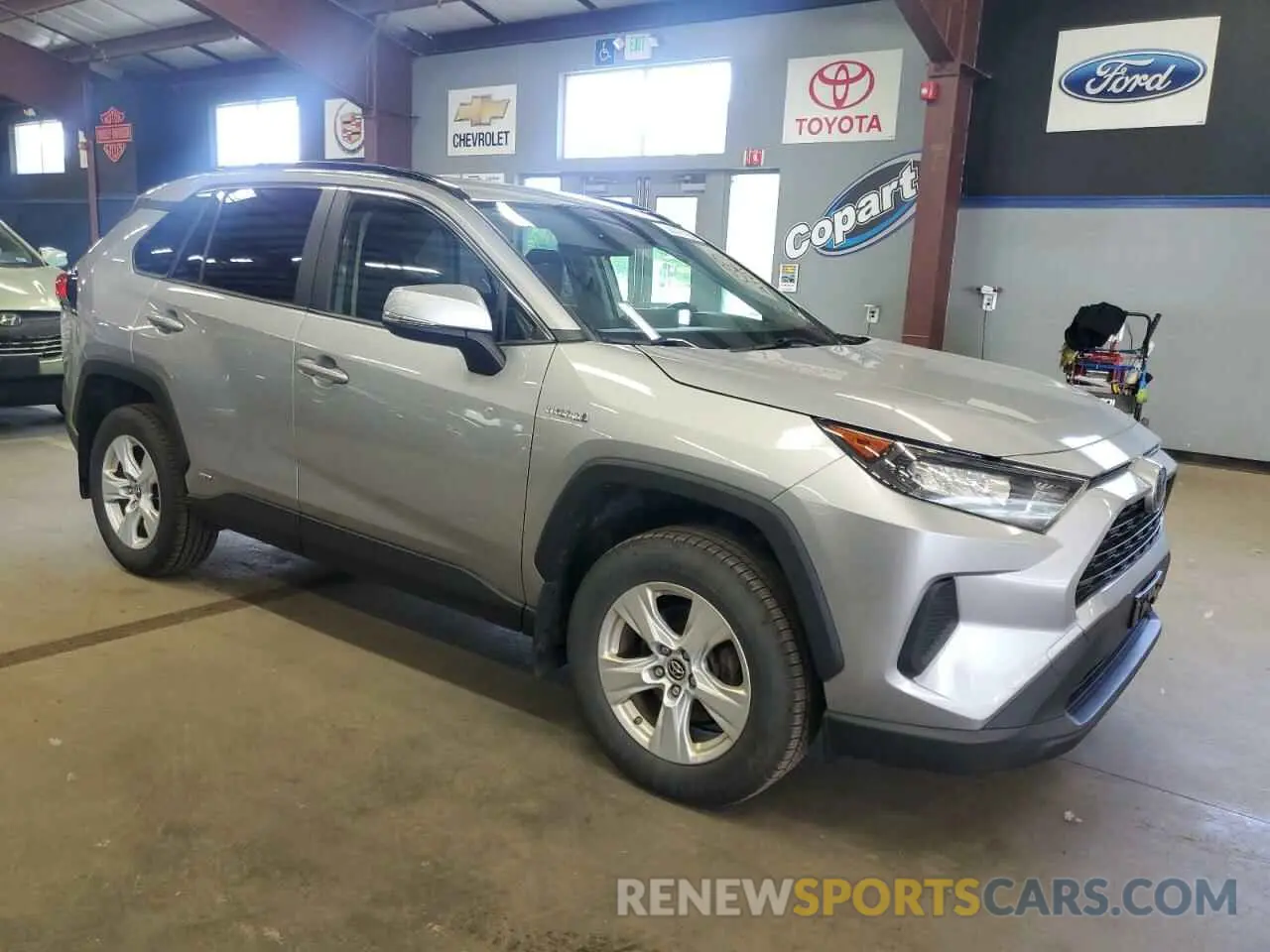 4 Photograph of a damaged car JTMMWRFV3KD020018 TOYOTA RAV4 2019