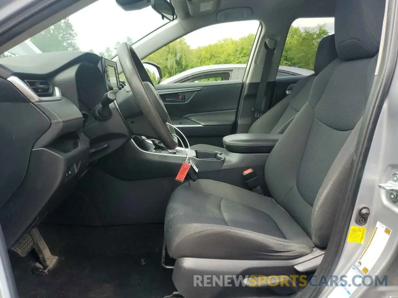 7 Photograph of a damaged car JTMMWRFV3KD020018 TOYOTA RAV4 2019