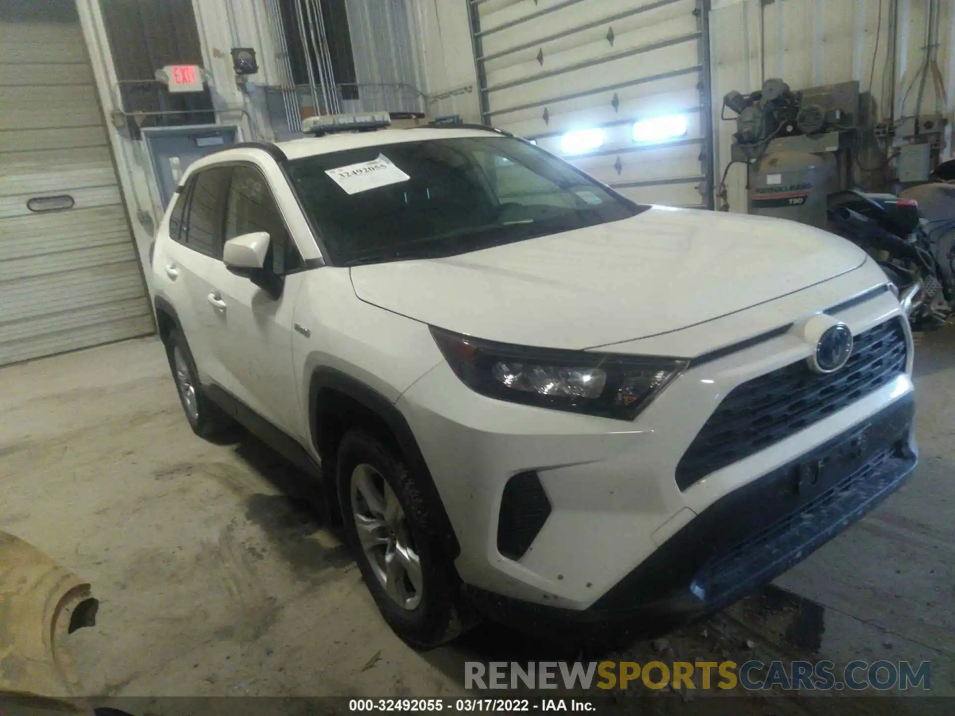 1 Photograph of a damaged car JTMMWRFV3KD022349 TOYOTA RAV4 2019