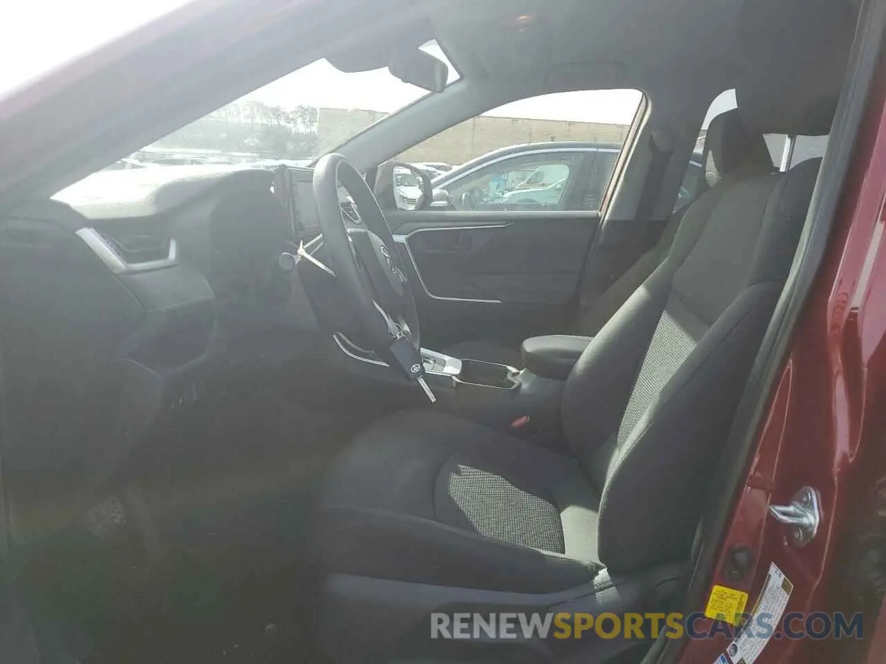 7 Photograph of a damaged car JTMMWRFV3KD026644 TOYOTA RAV4 2019