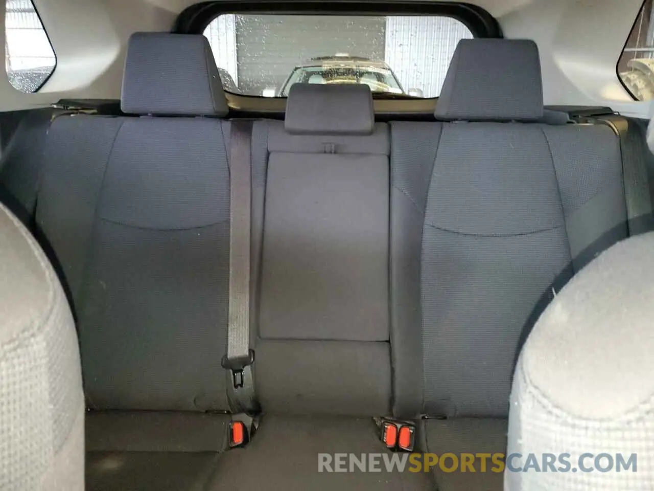 10 Photograph of a damaged car JTMMWRFV3KD503931 TOYOTA RAV4 2019
