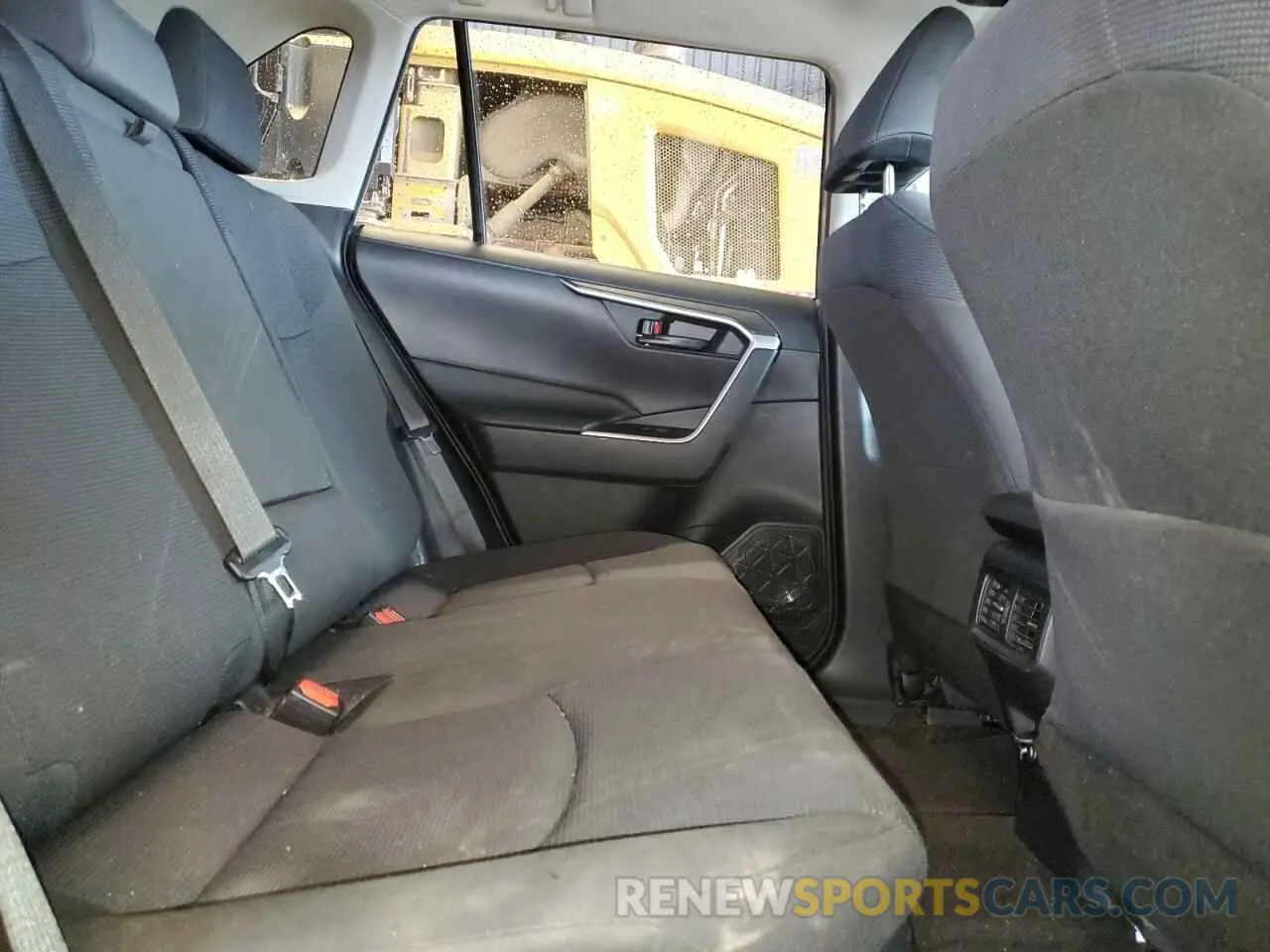 11 Photograph of a damaged car JTMMWRFV3KD503931 TOYOTA RAV4 2019